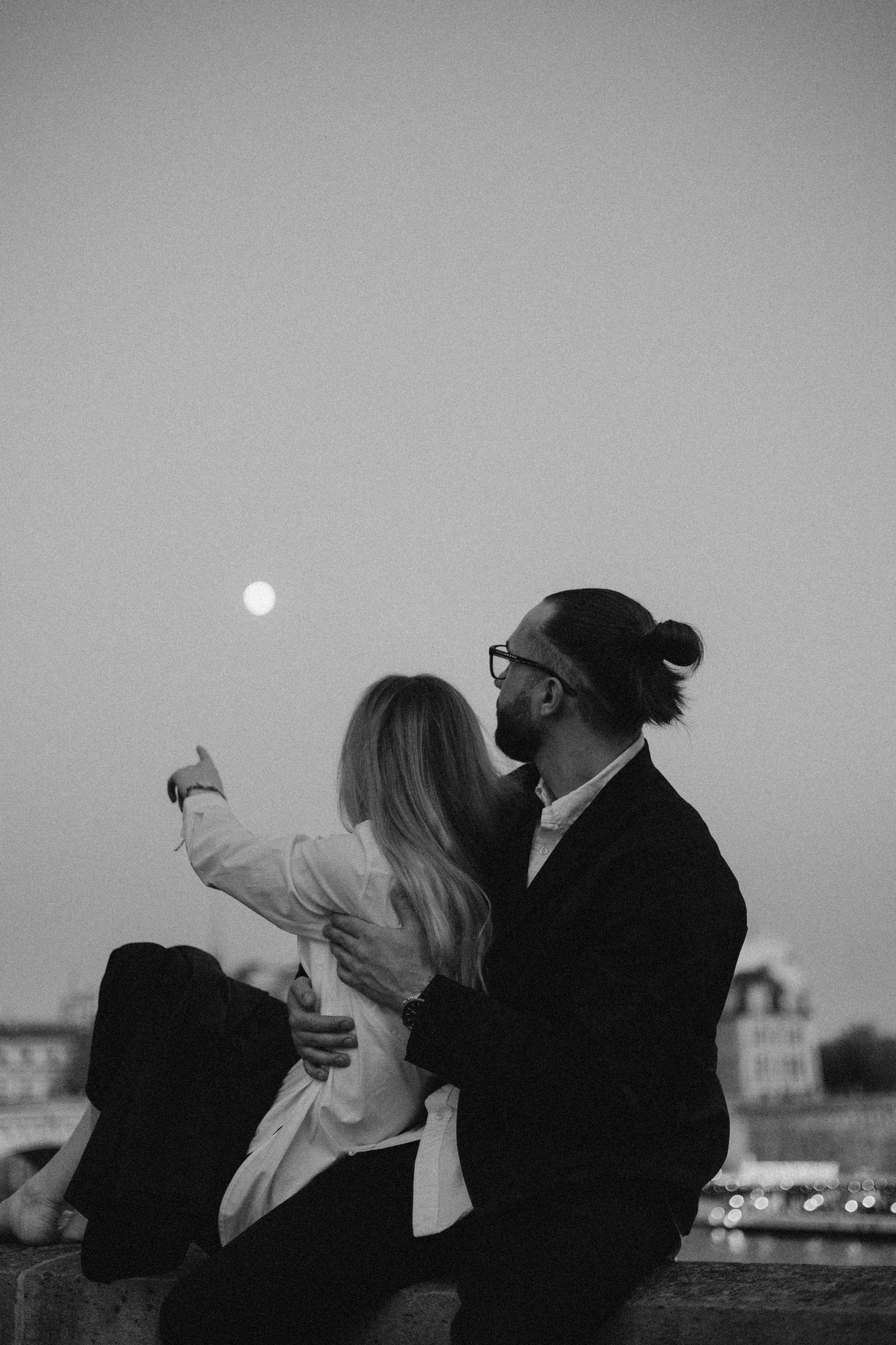 Cinematic couple photographer. Photographer in Paris