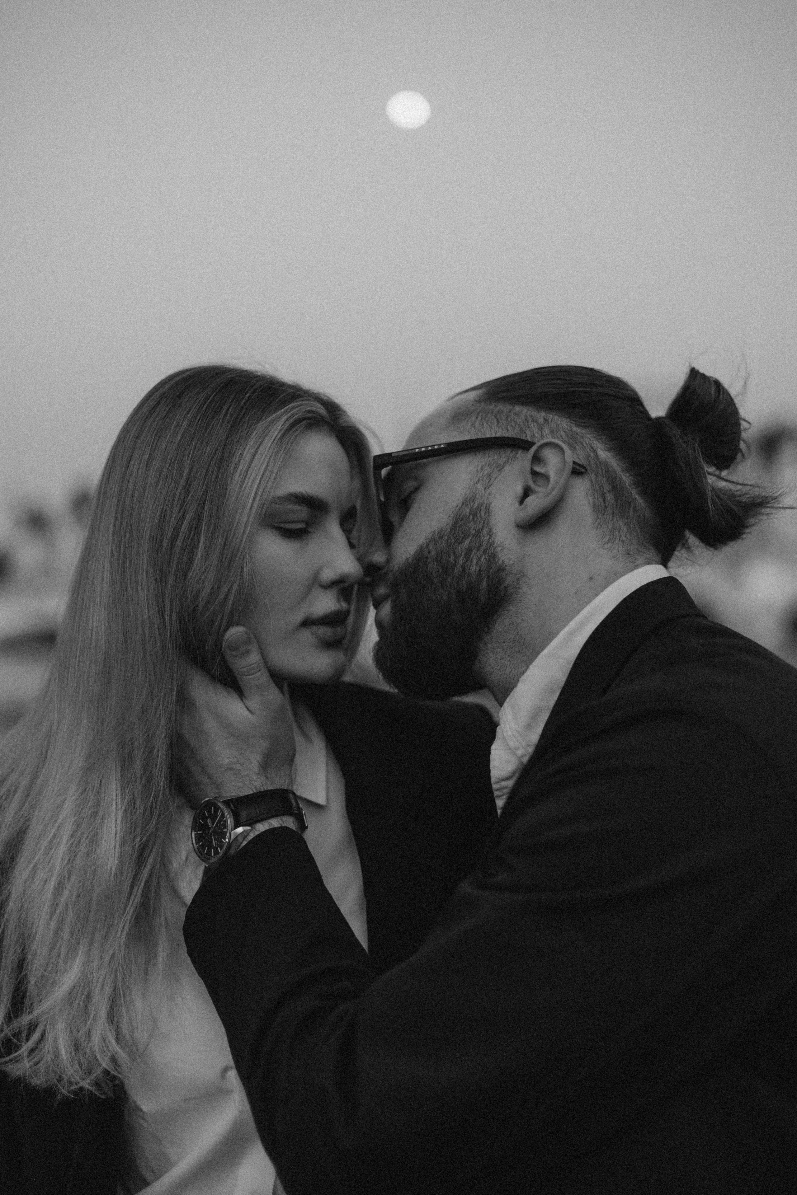 Cinematic couple photographer. Photographer in Paris