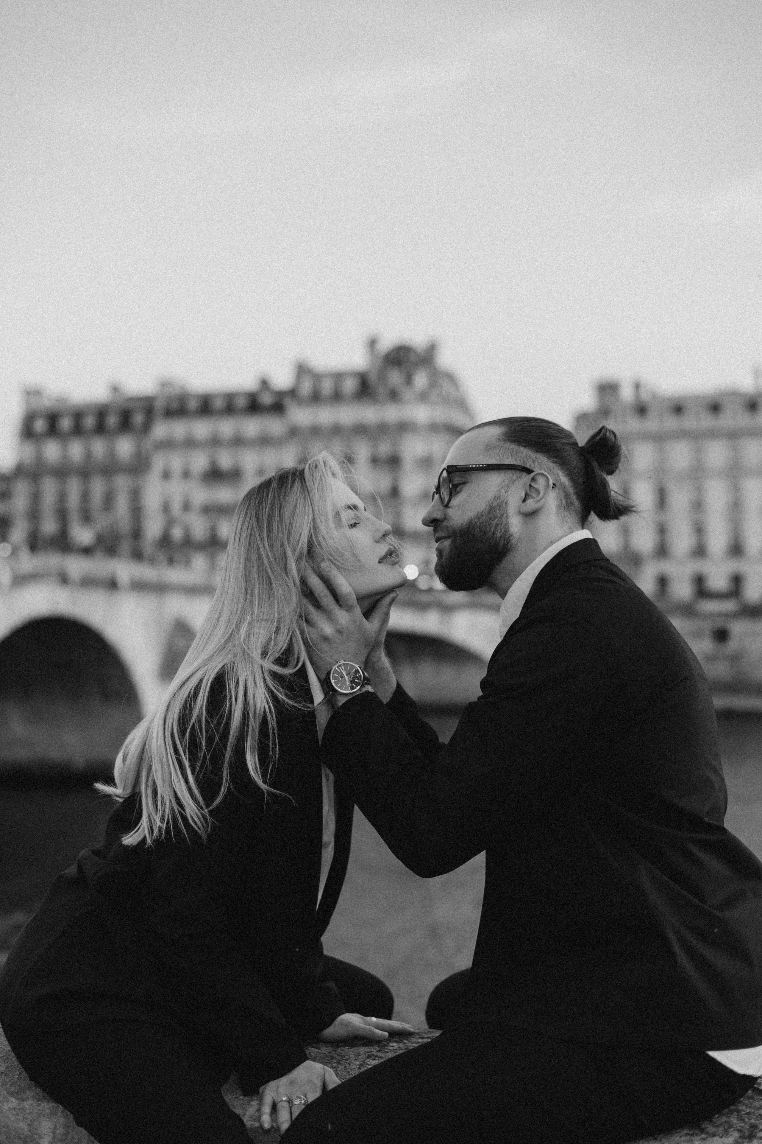 Cinematic couple photographer. Photographer in Paris