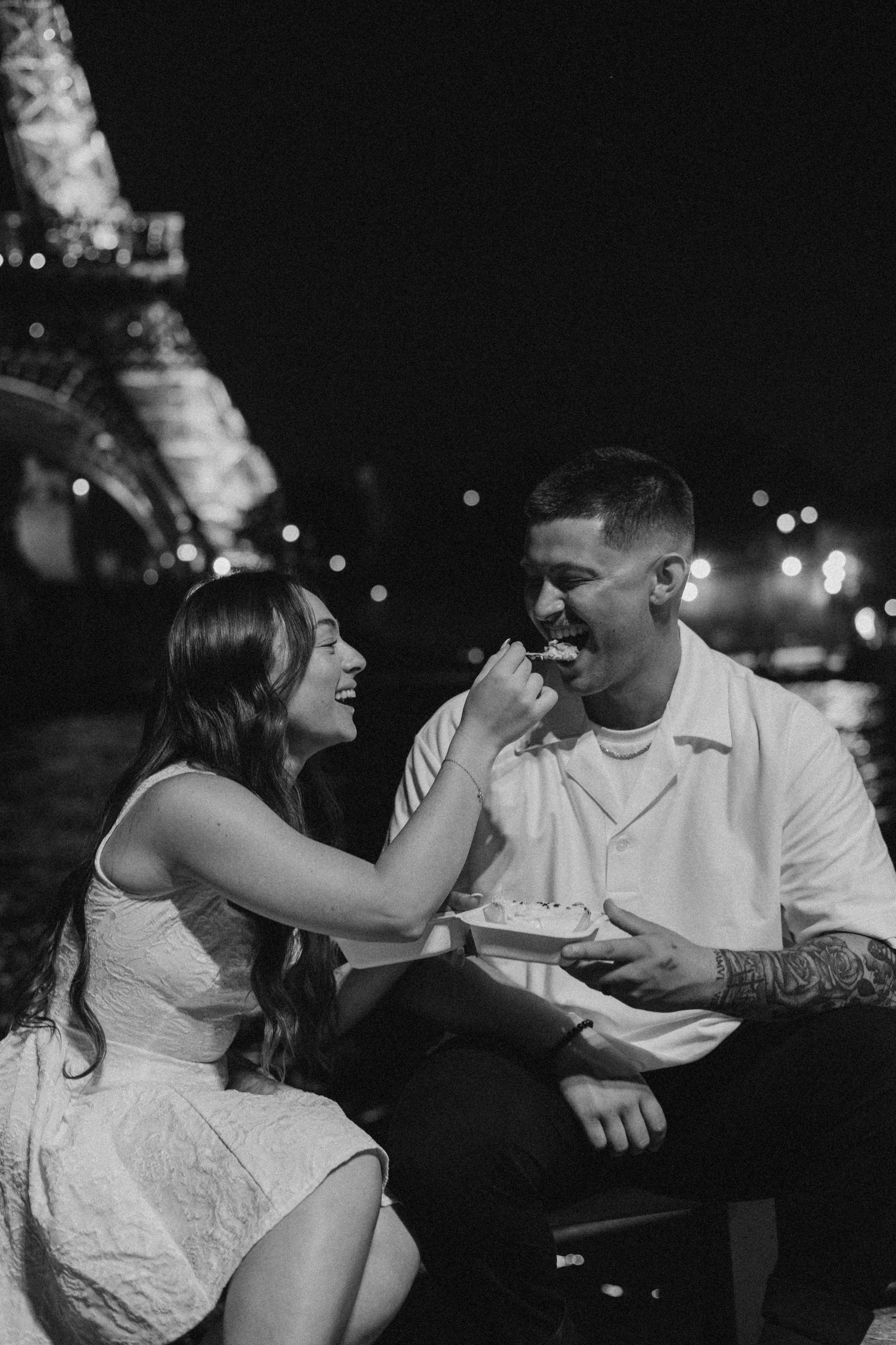 Paris anniversary photoshoot. Photographer in Paris