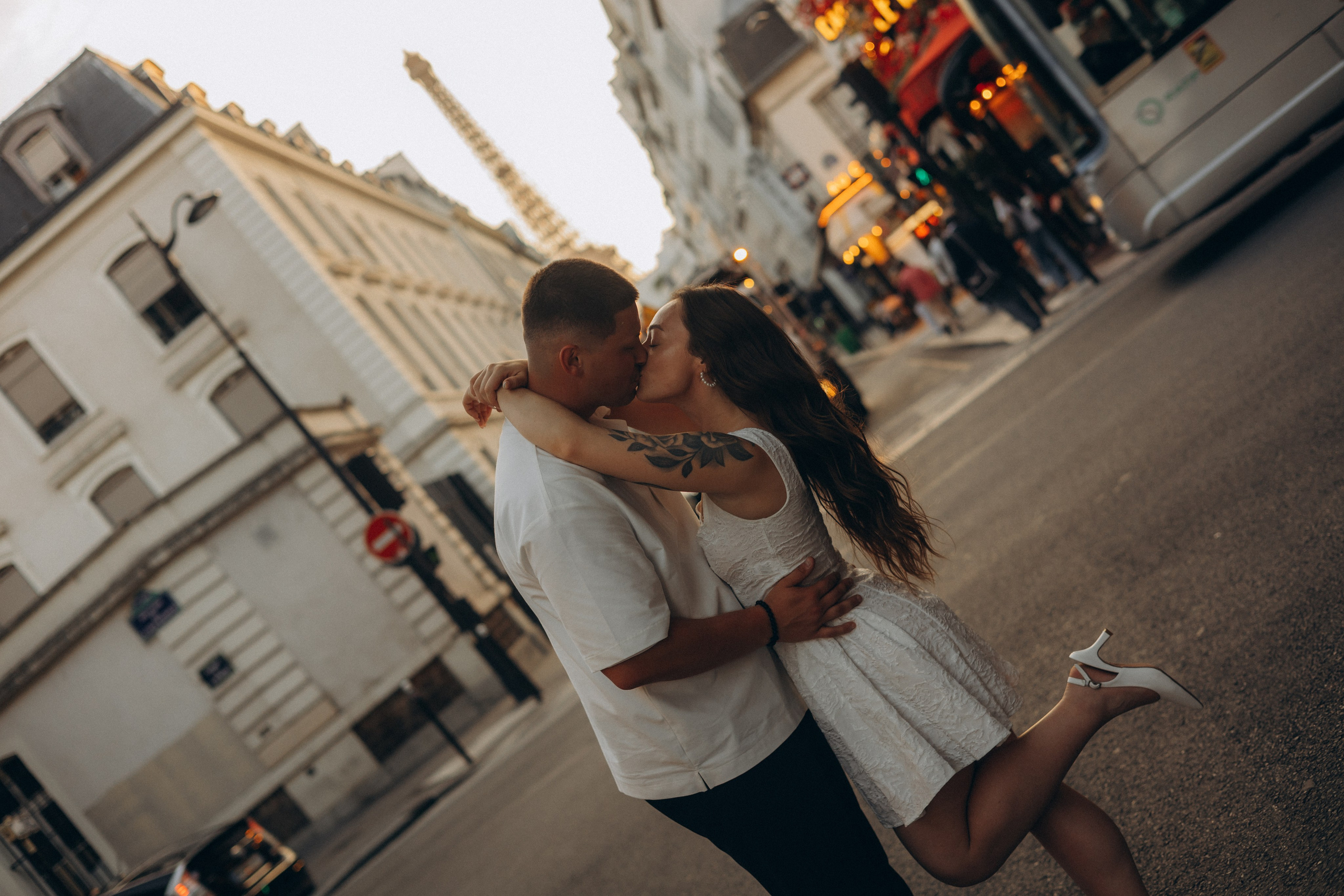 Paris anniversary photoshoot. Photographer in Paris