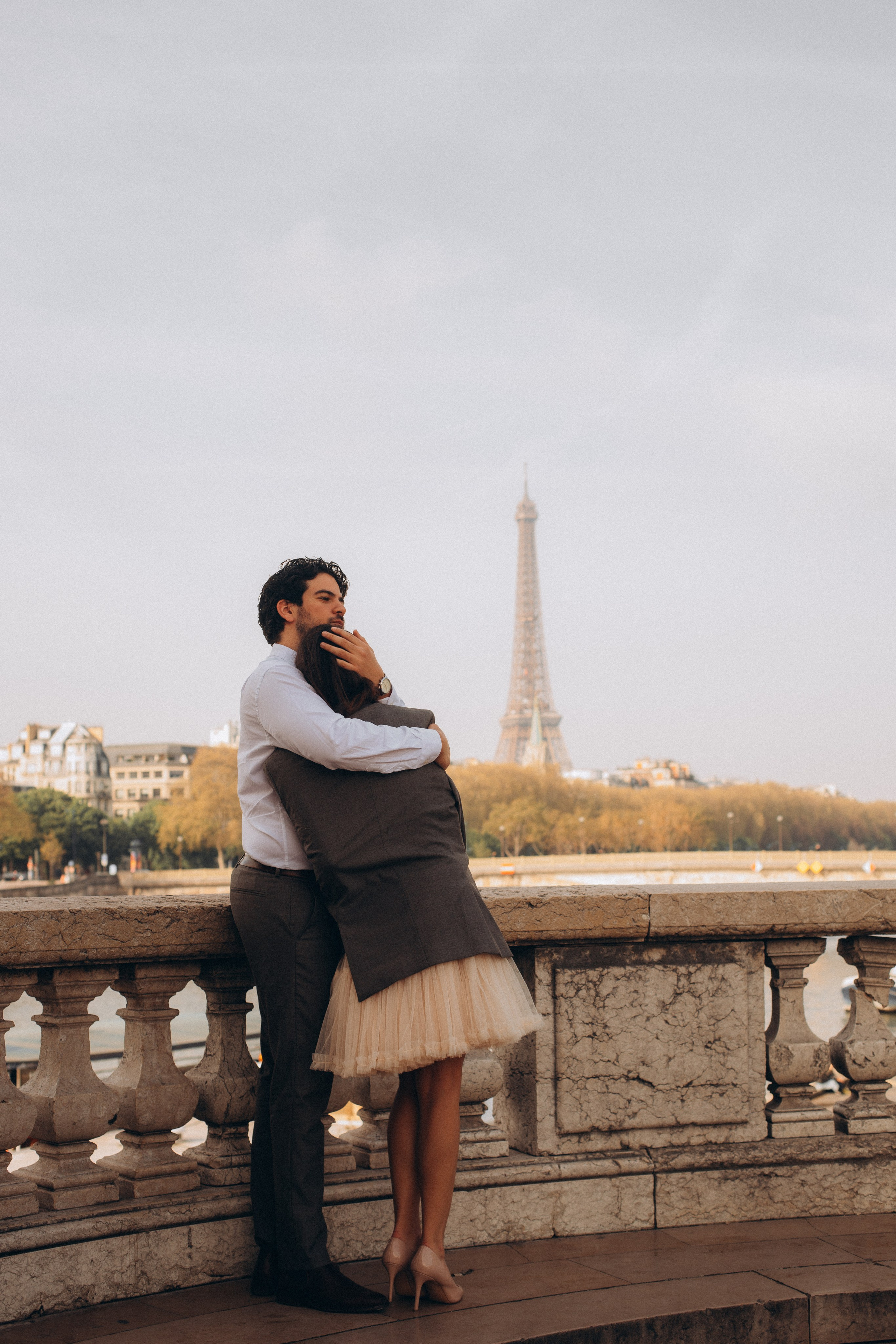 Paris Couple Photoshoot. Photographer in Paris
