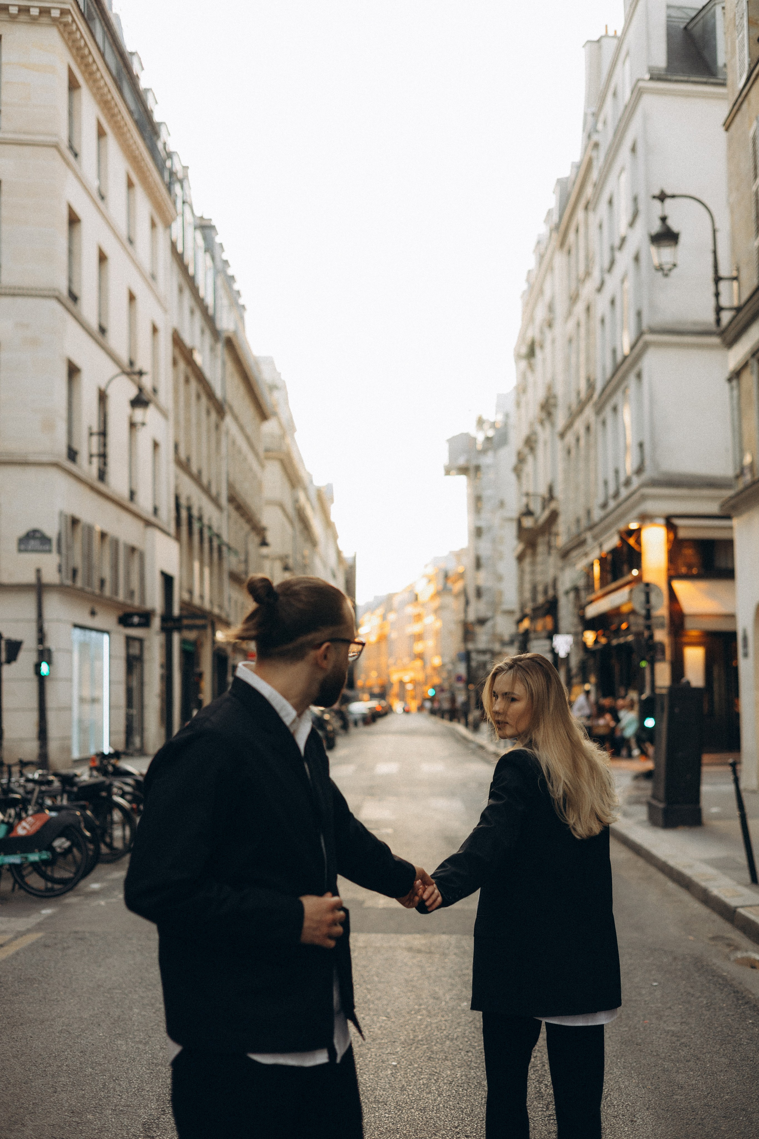 Cinematic couple photographer. Photographer in Paris