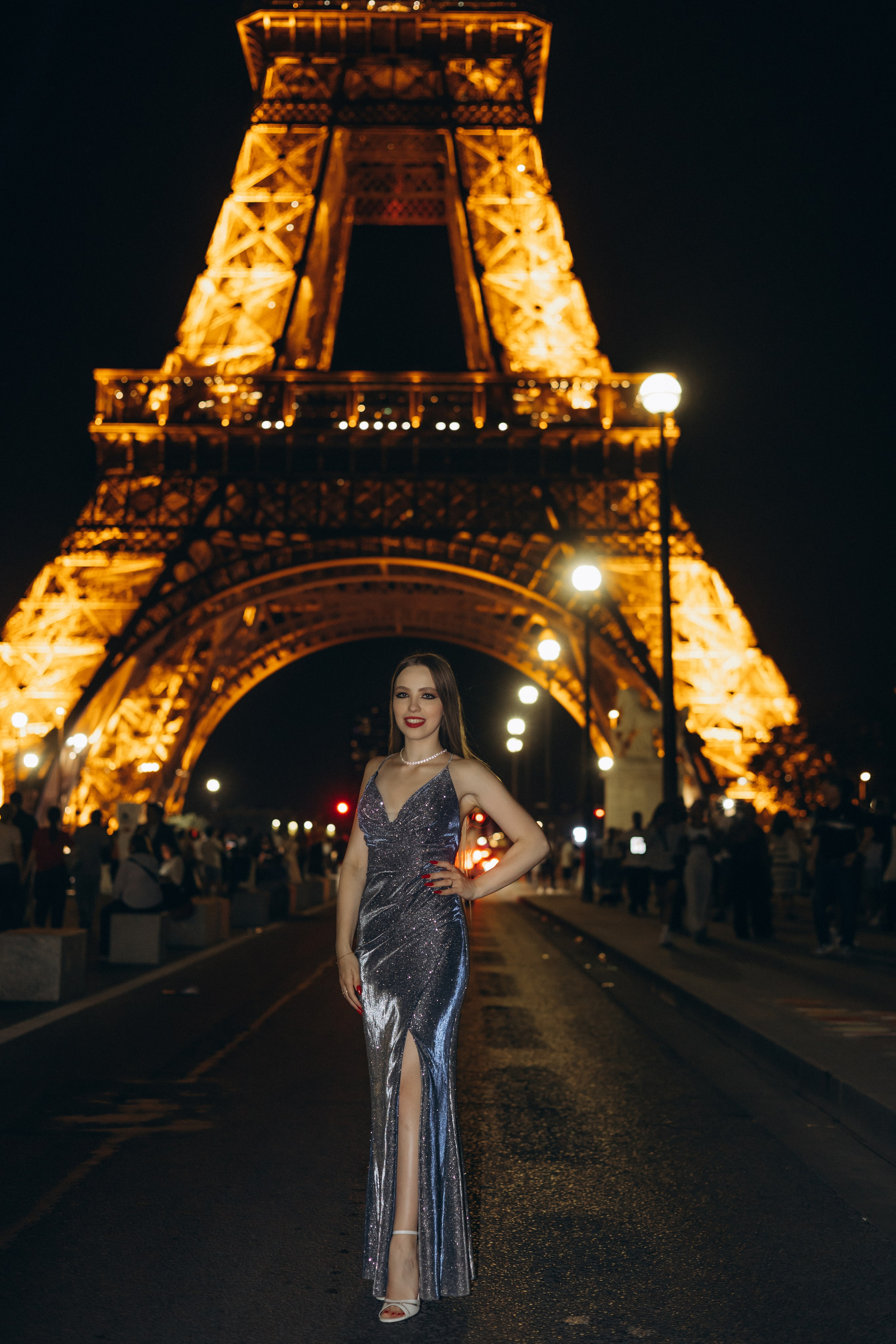 Night photoshoot Paris. Photographer in Paris