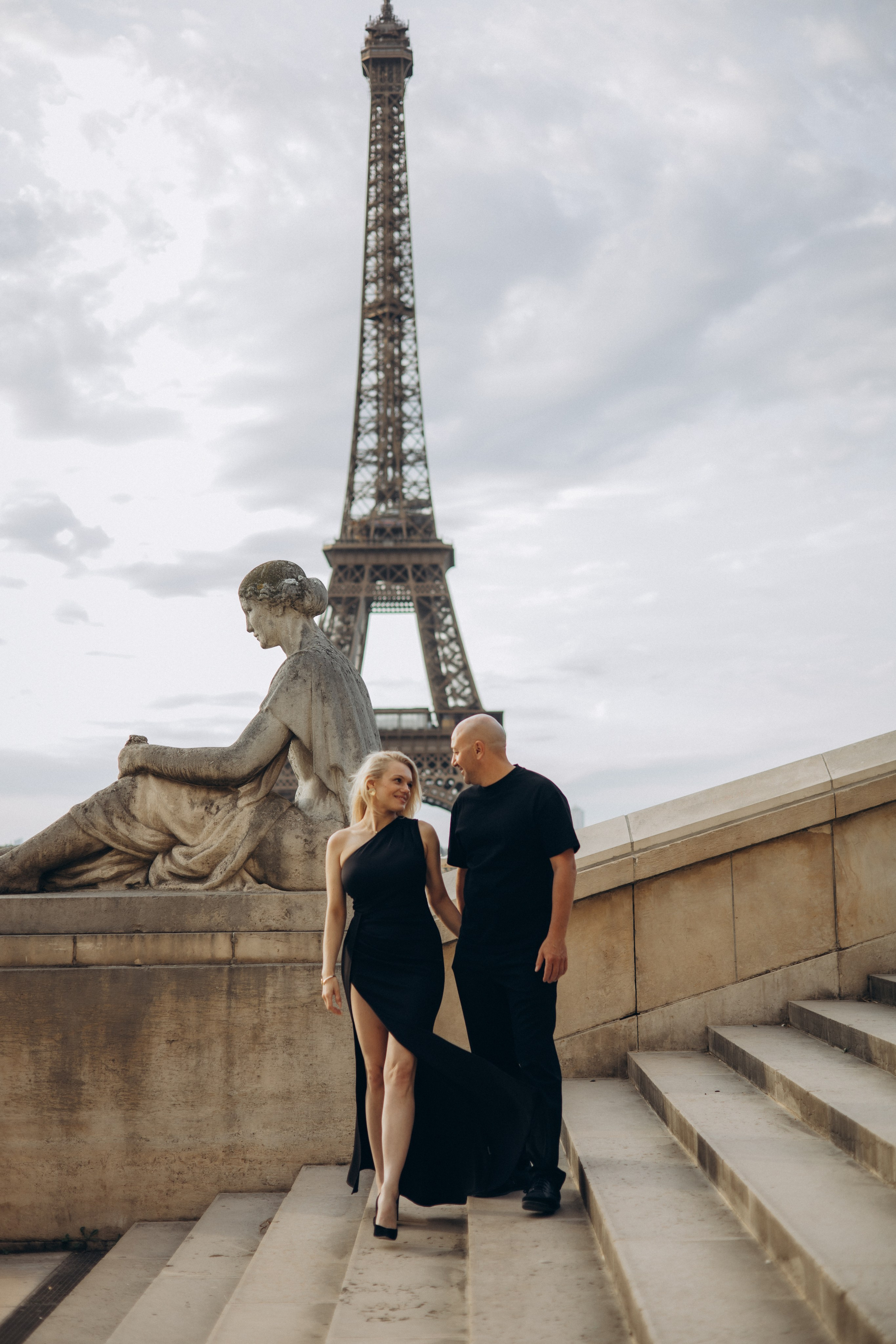 Eiffel Tower photographer. Photographer in Paris