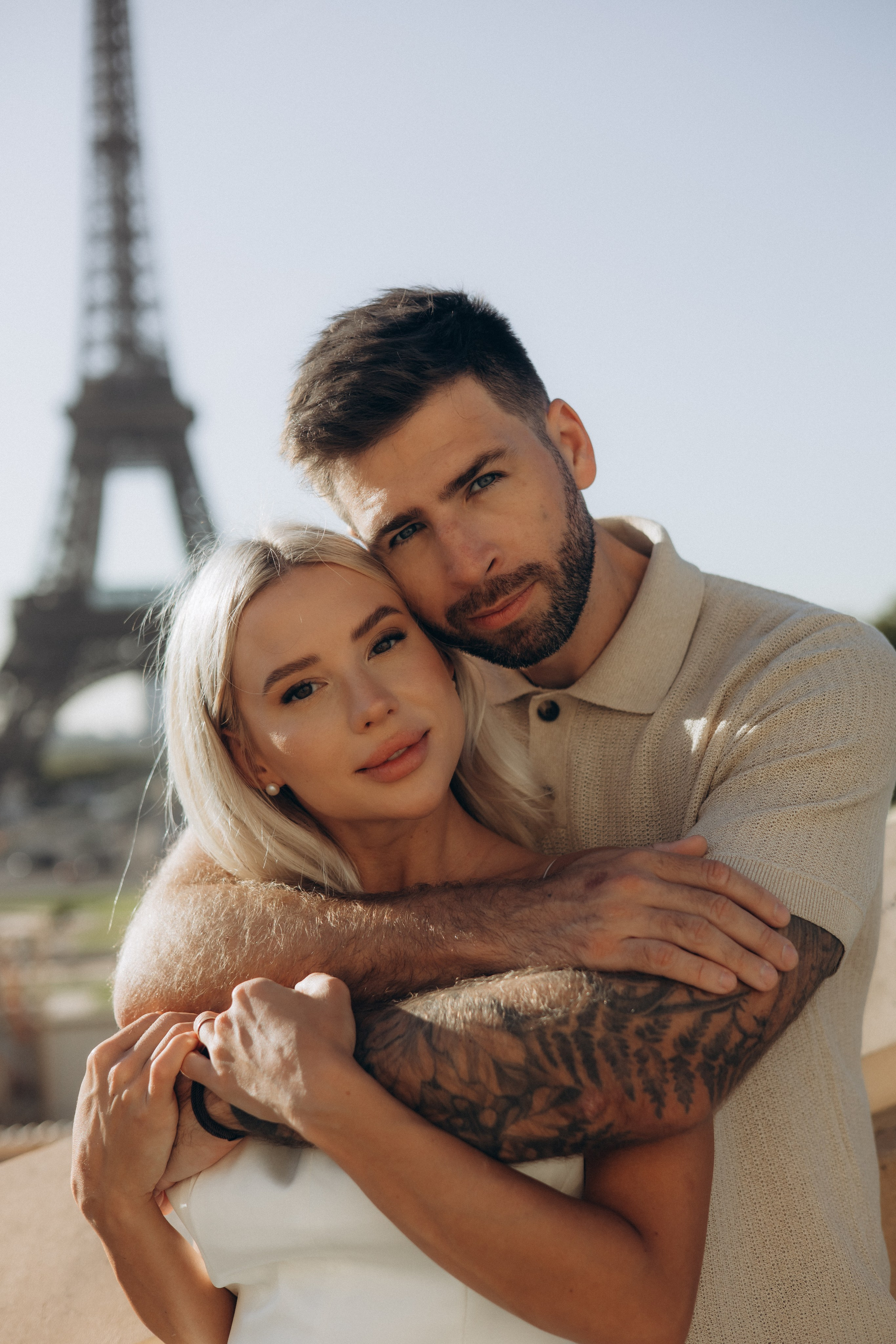 Paris Couple Photoshoot. Photographer in Paris