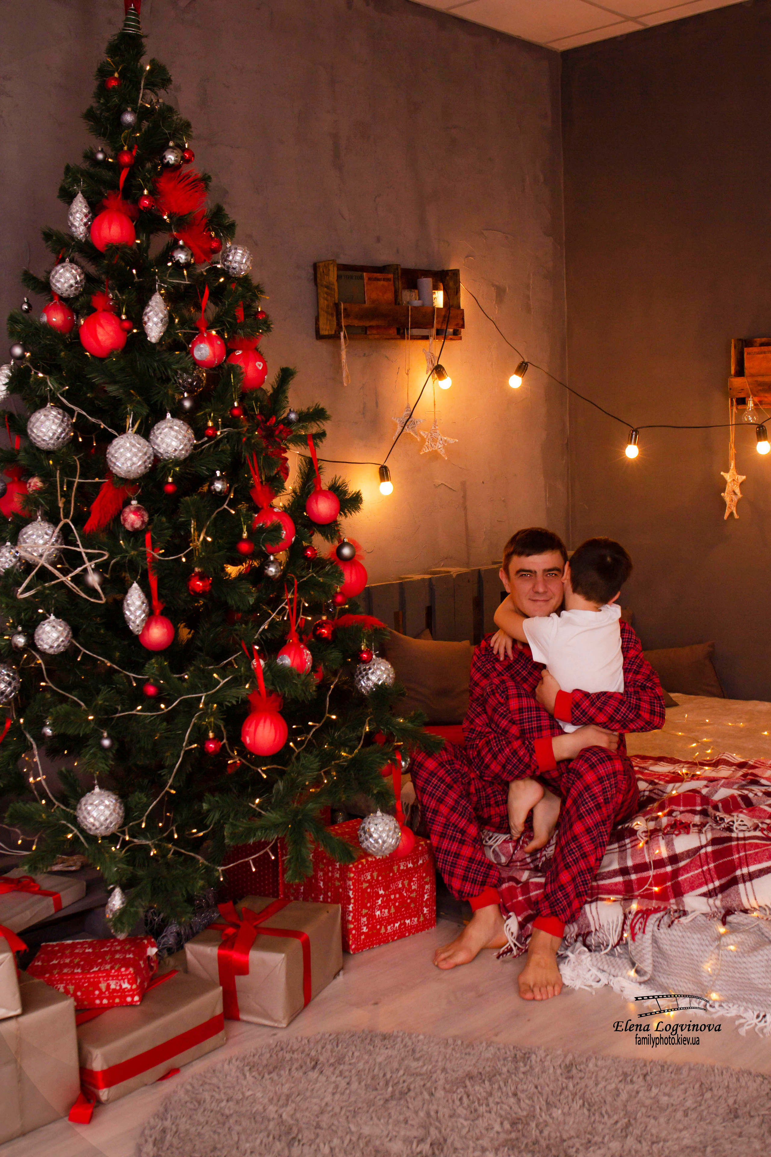 Сімейна новорічна фотосесія м. Київ. Дитячий та сімейний фотограф Олена Логвінова