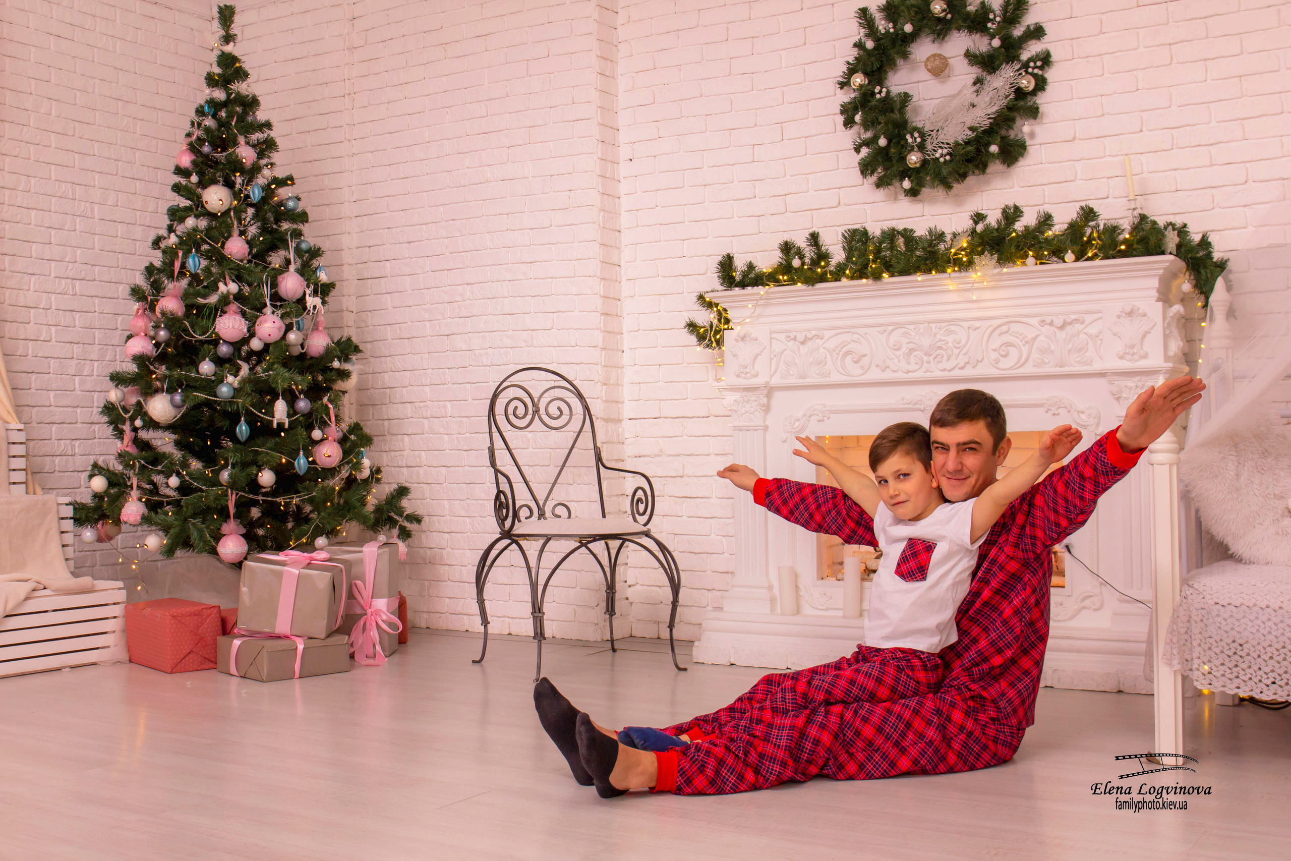 Сімейна новорічна фотосесія м. Київ. Дитячий та сімейний фотограф Олена Логвінова