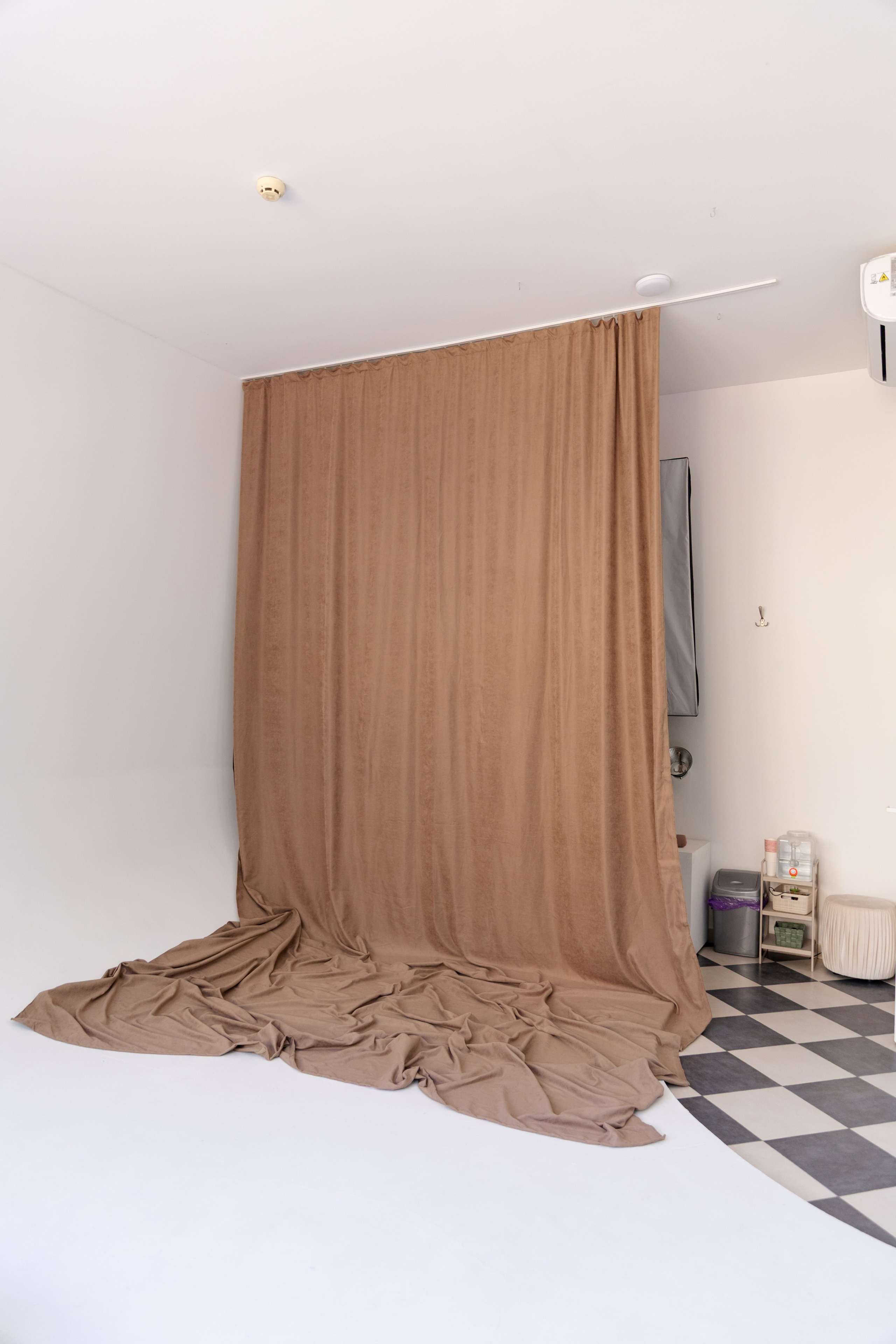 Зал з циклорамою. Фотограф в Ужгороді та Закарпатті Лілія Маланяк