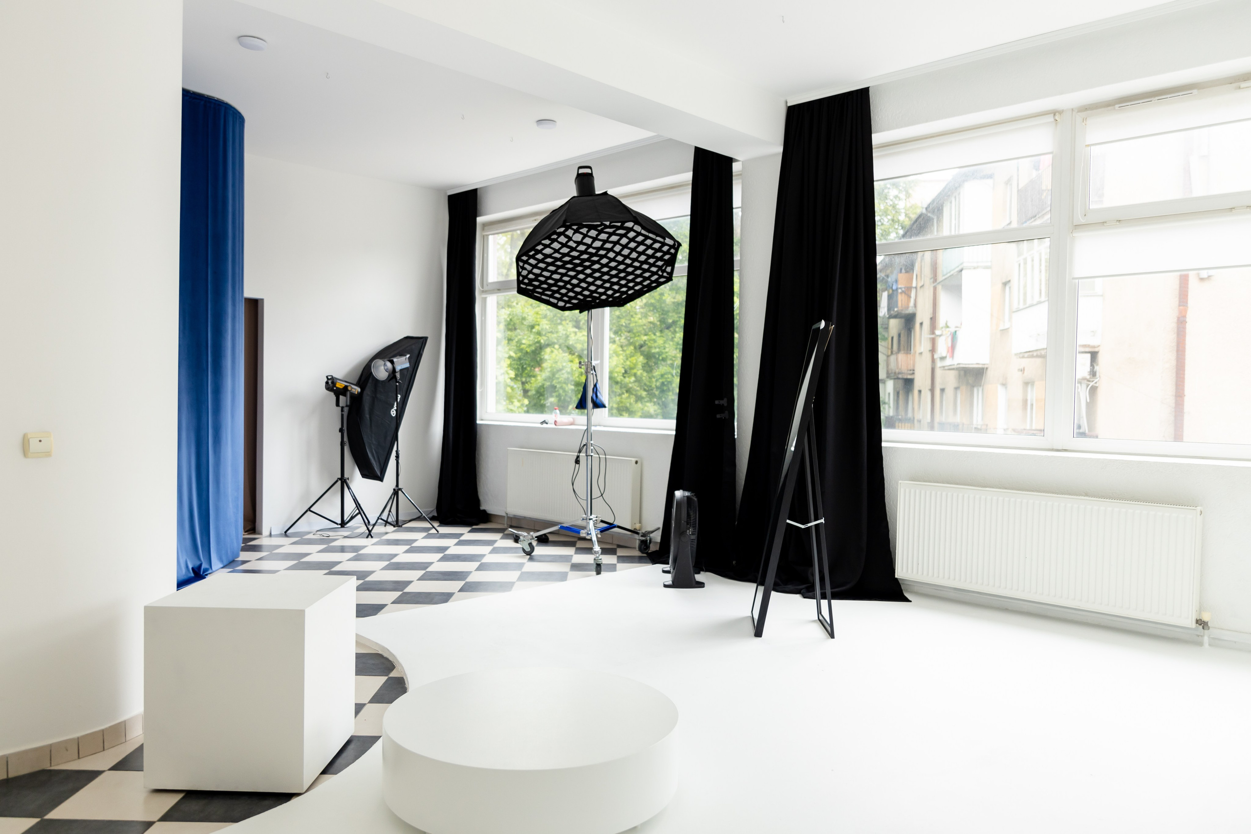 Зал з циклорамою. Фотограф в Ужгороді та Закарпатті Лілія Маланяк