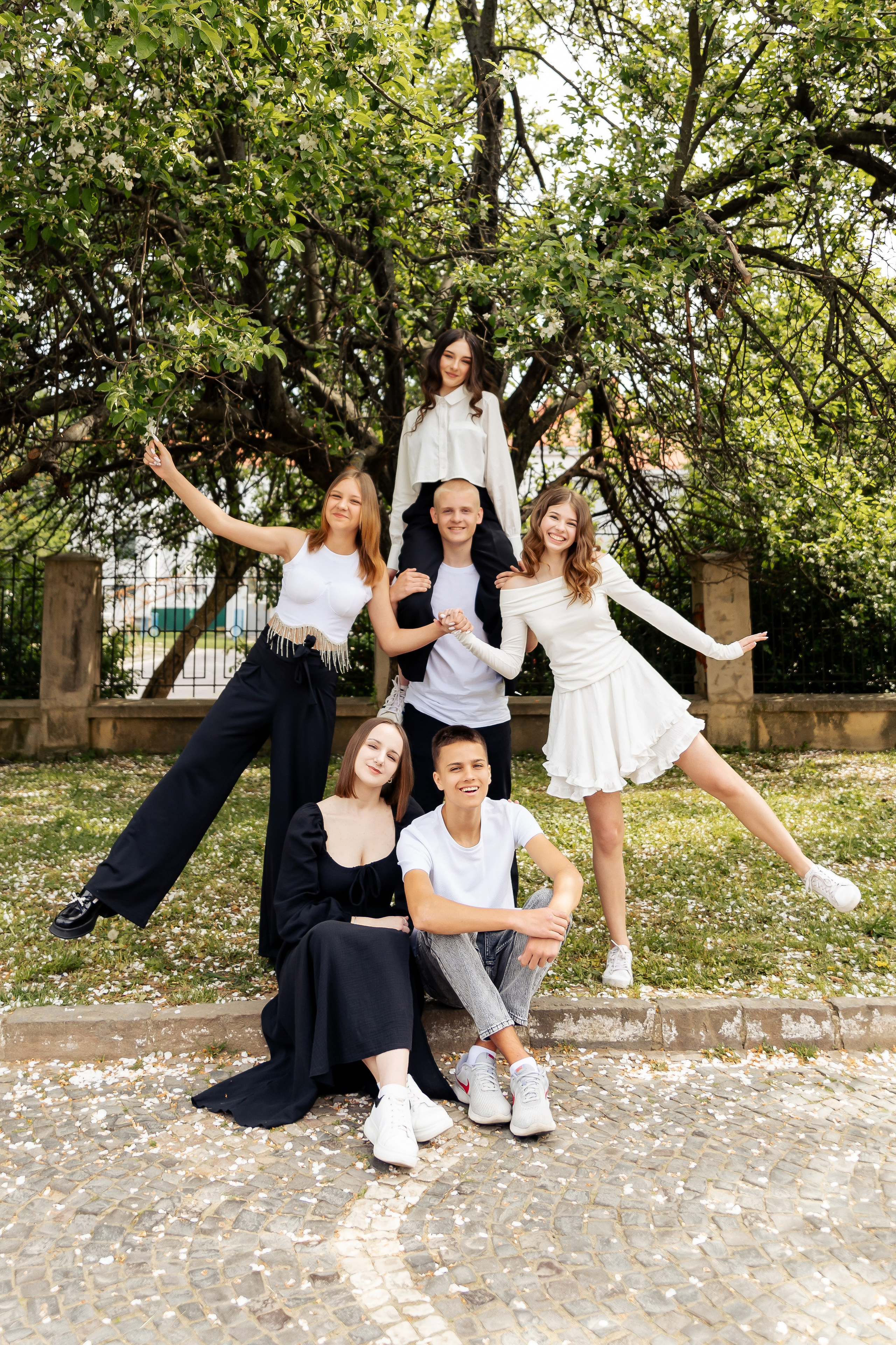 ОДА та скверики. Фотограф в Ужгороді та Закарпатті Лілія Маланяк