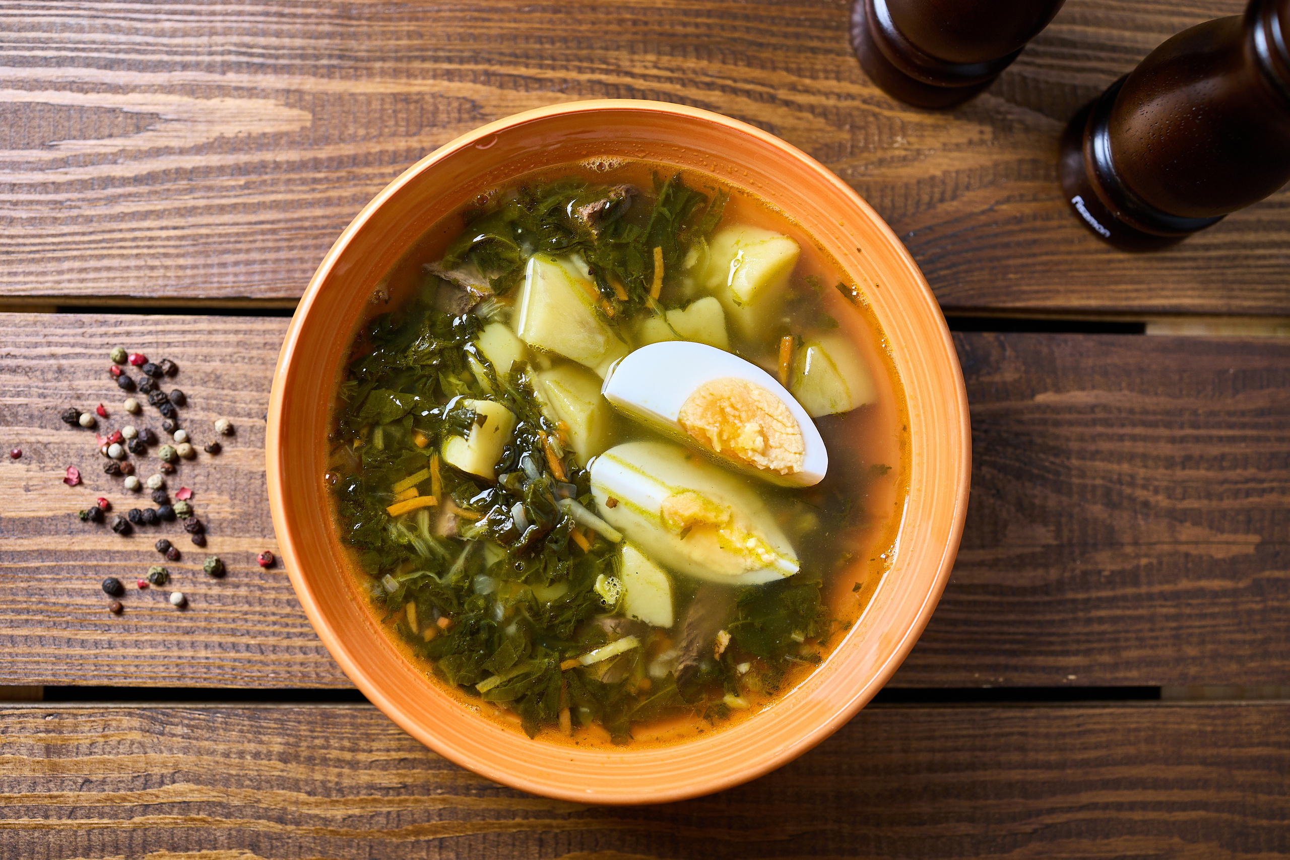 Фотограф фіксує процес приготування їжі та готовий результат у Дніпрі.