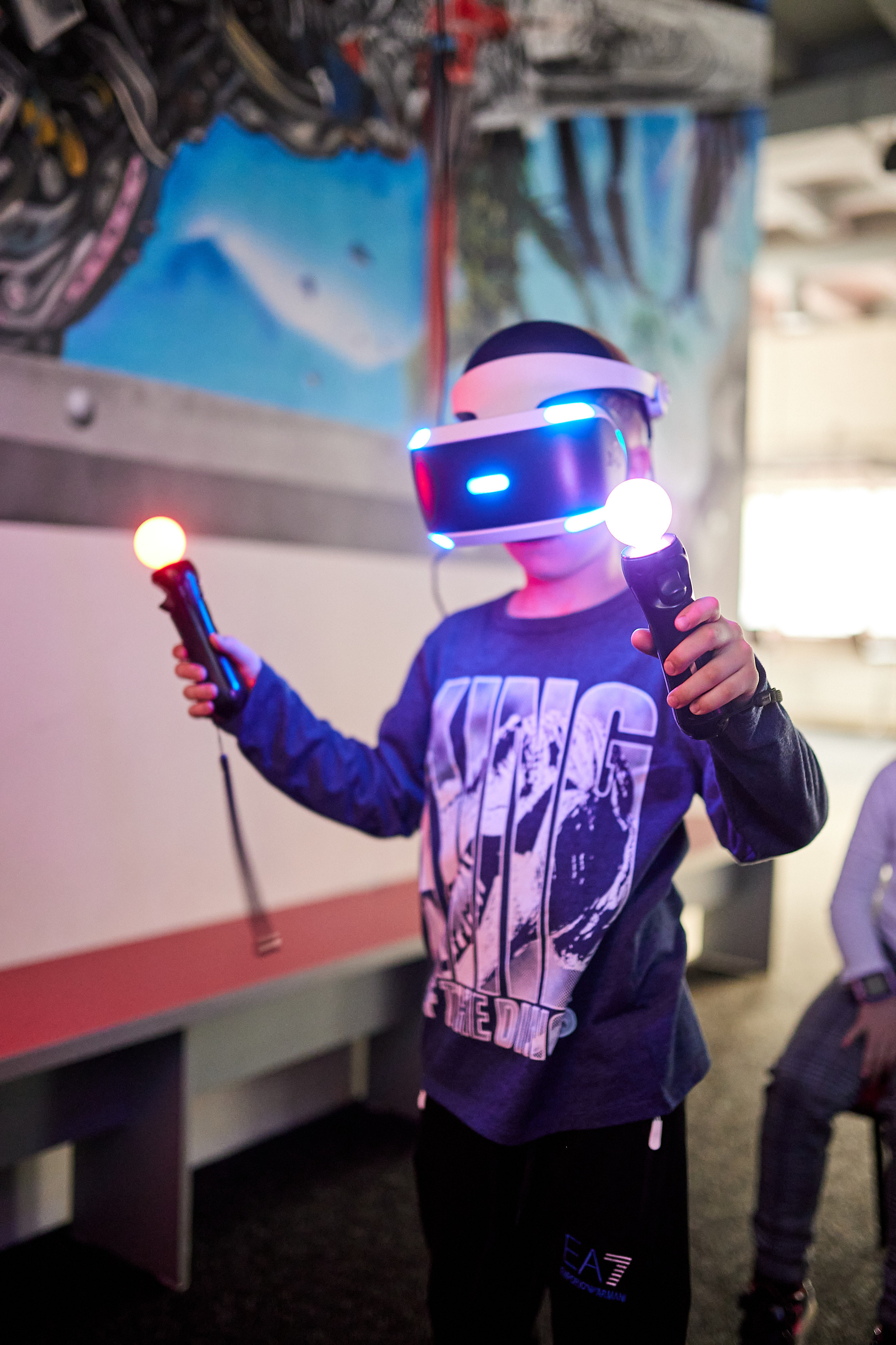 Радостные моменты на дне рождения ребенка