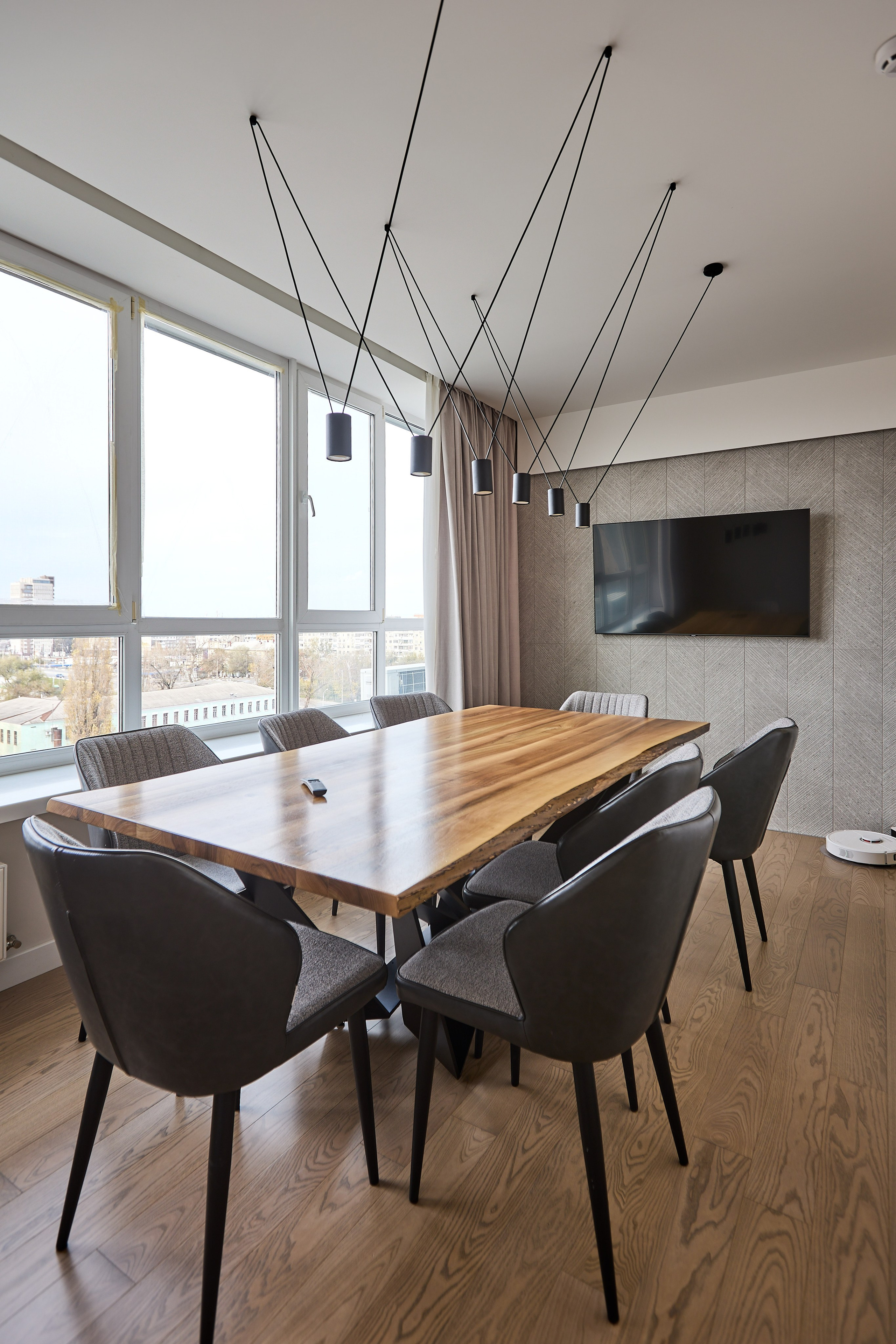 Вітальня в стилі лофт — інтер’єр із цегляною стіною в Дніпрі..