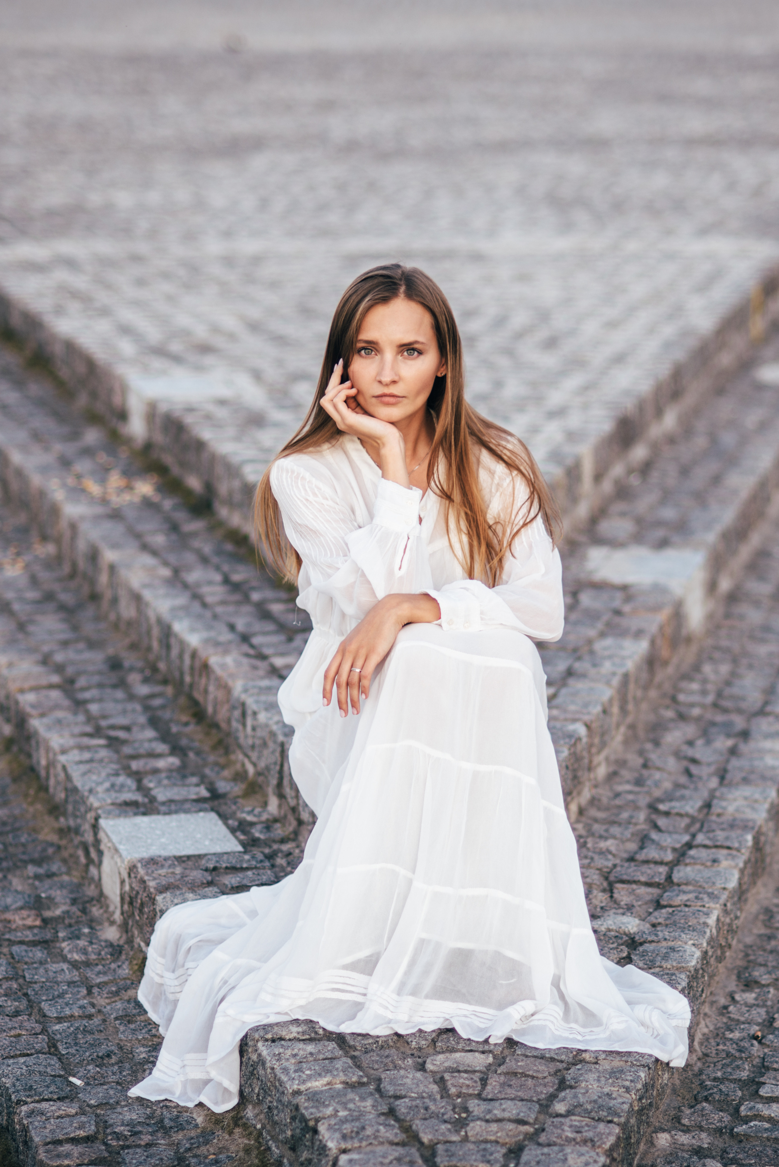 Нежный женский портрет в Днепре — романтичная атмосфера и мягкое освещение.