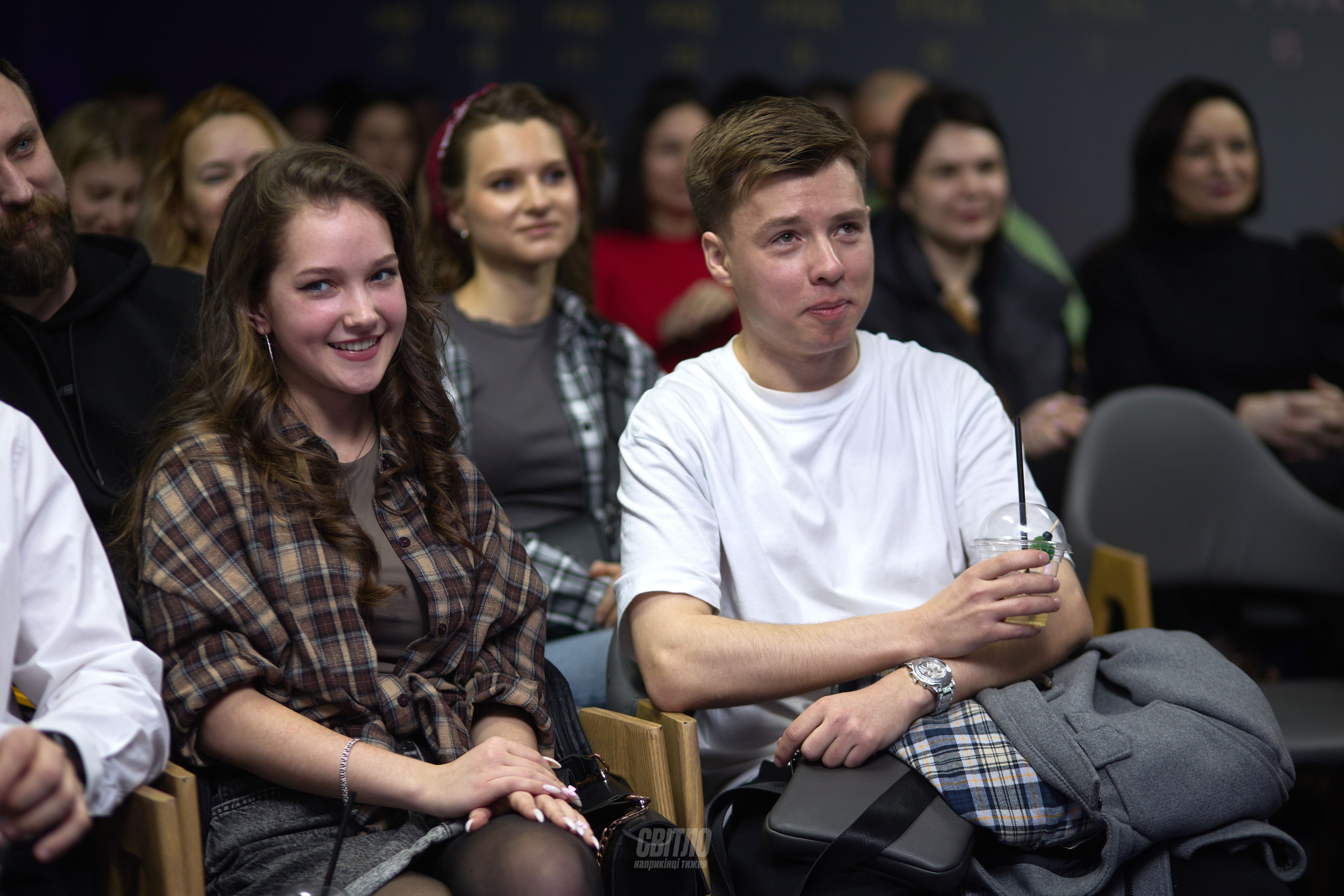 Фотографія з події в Дніпрі — люди взаємодіють у кадрі