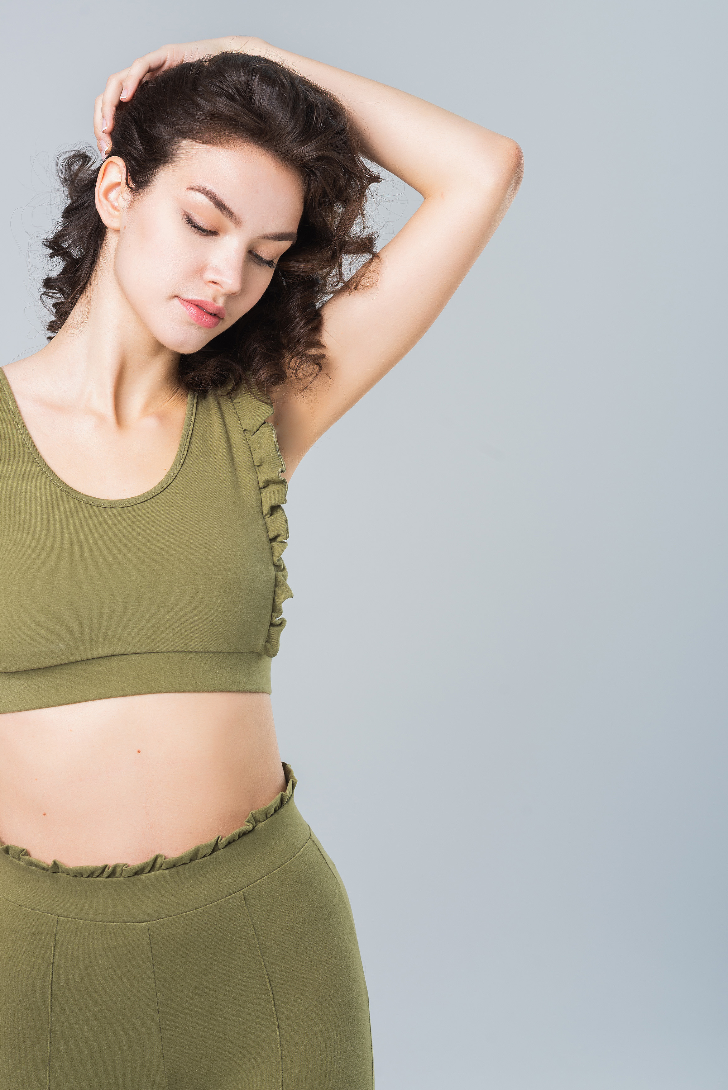 Портрет жінки в Дніпрі – ніжність та природні емоції.