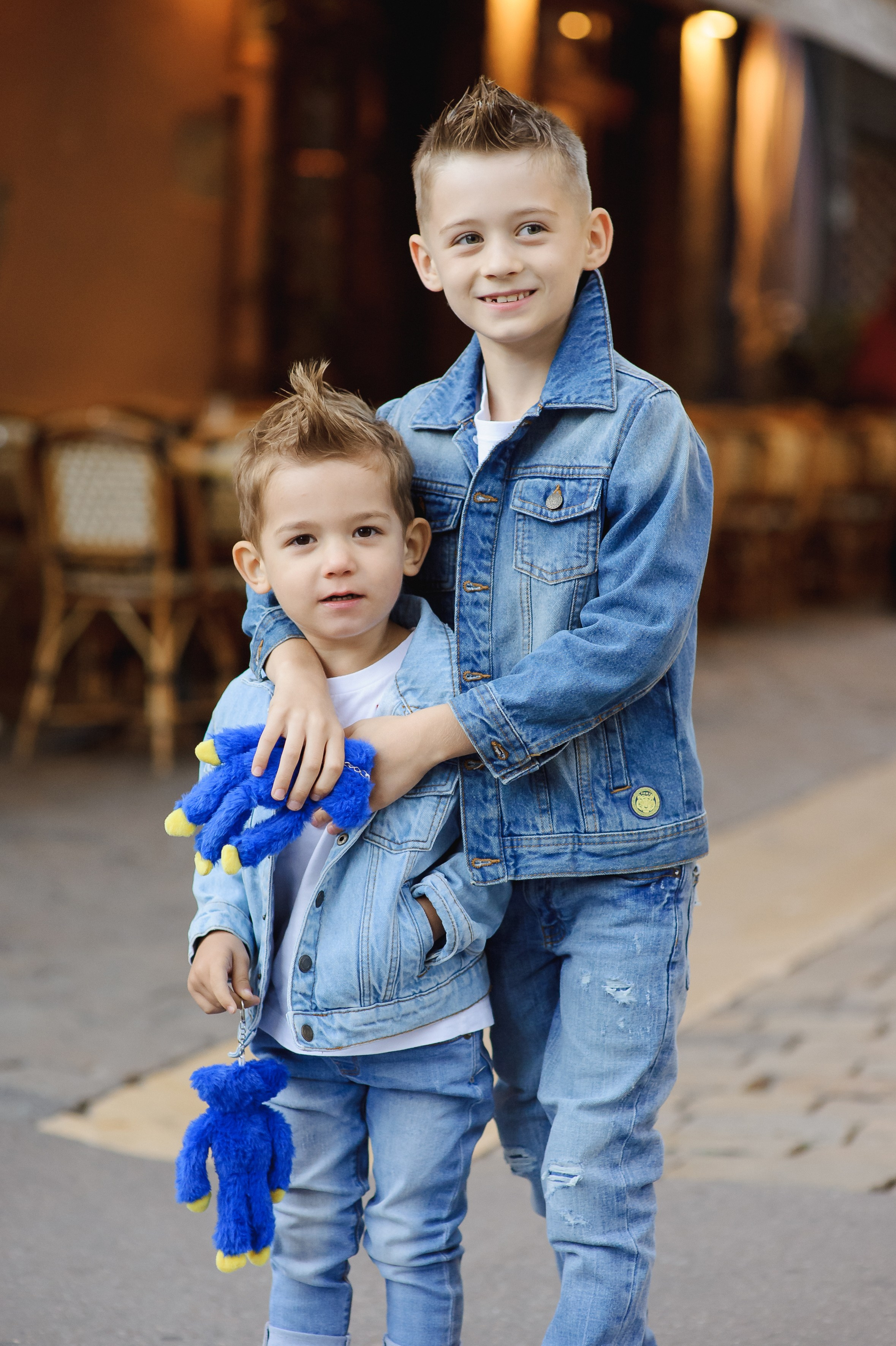 Fam. Lupu (Lion). Fotograf de nunta Ion Cobzac