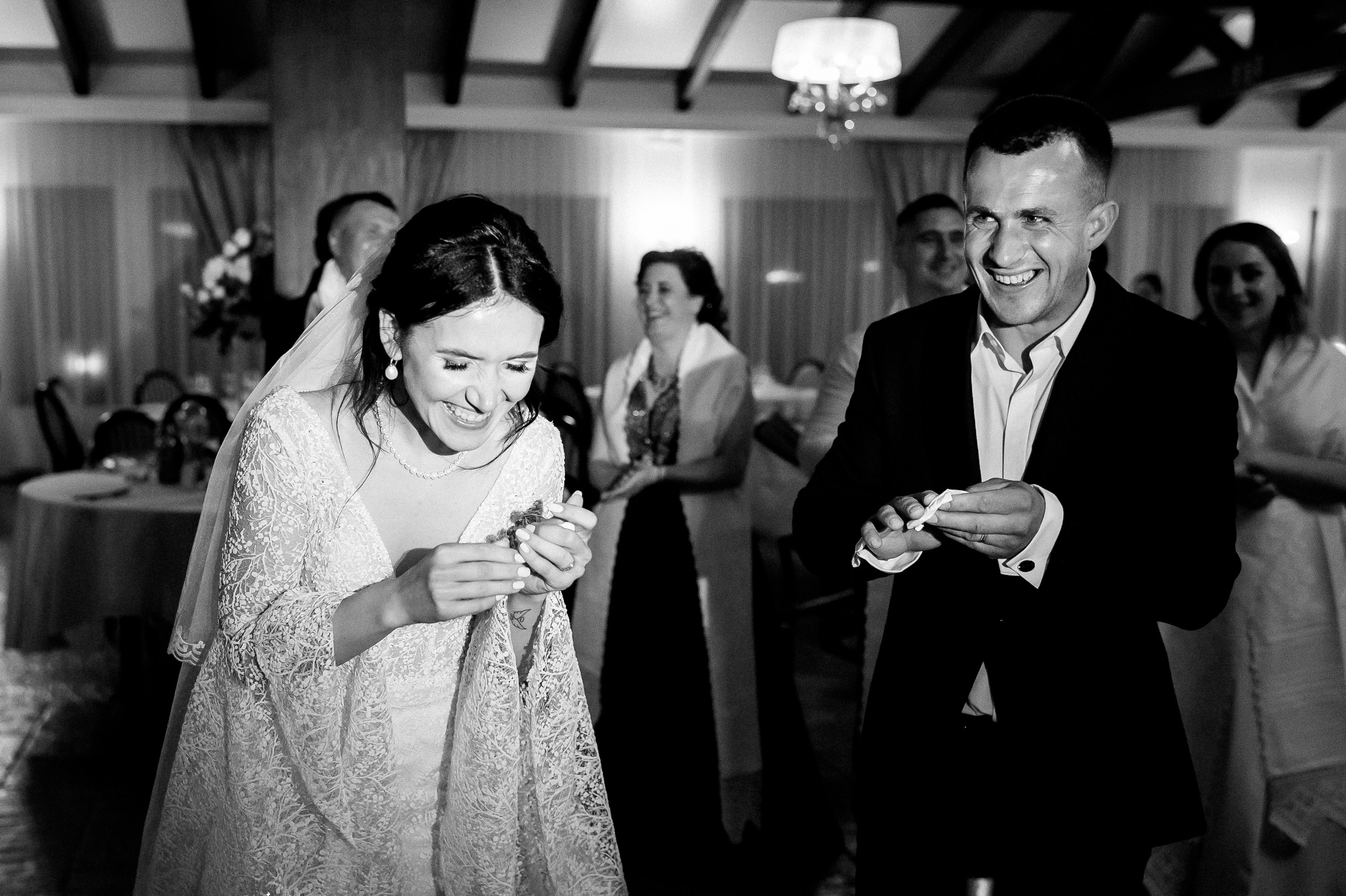 Ovidiu & Mgdalena (Suceava). Fotograf de nunta Ion Cobzac