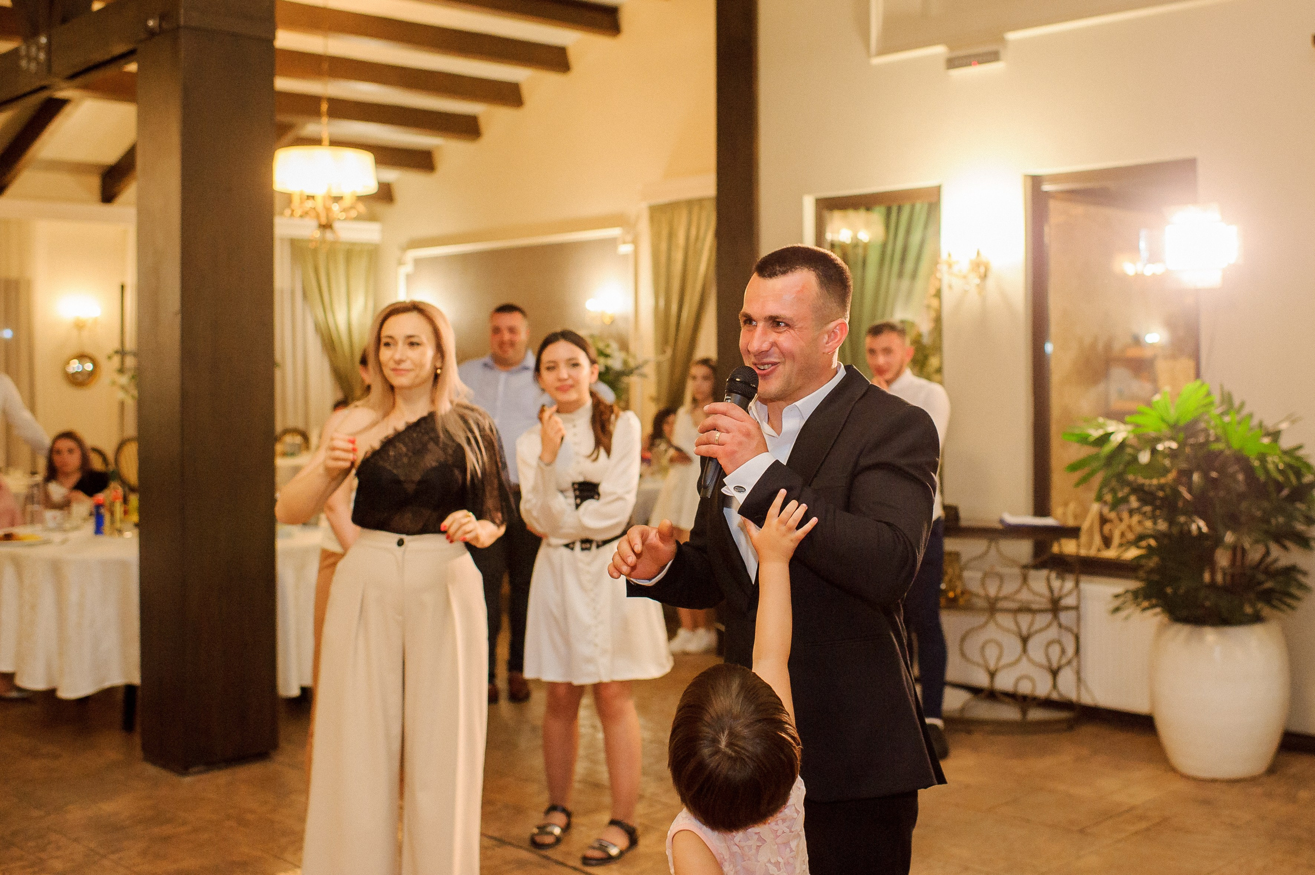Ovidiu & Mgdalena (Suceava). Fotograf de nunta Ion Cobzac