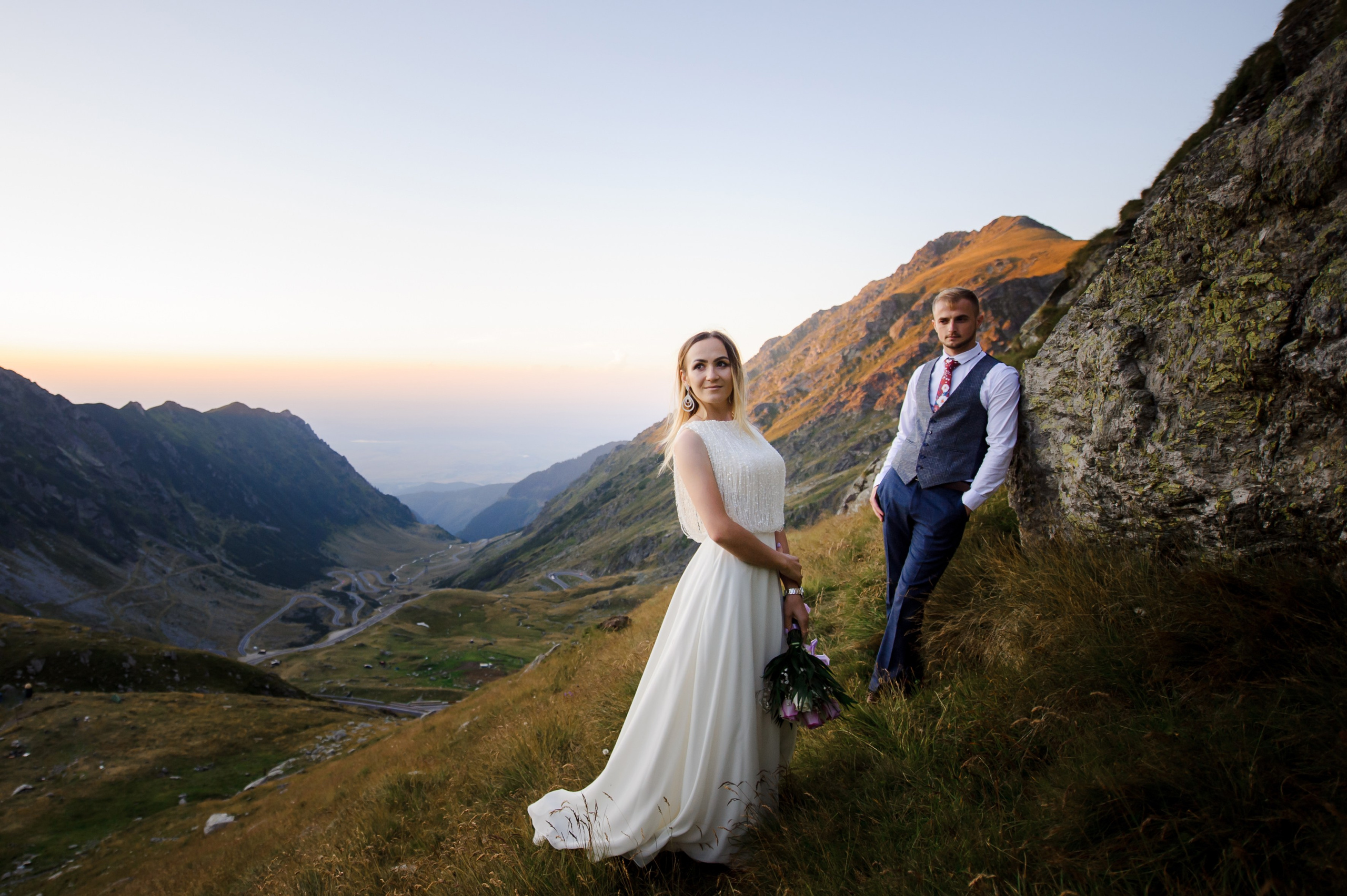 Pavel & Ana (cota 2034 Lacul Bâlea). Fotograf de nunta Ion Cobzac