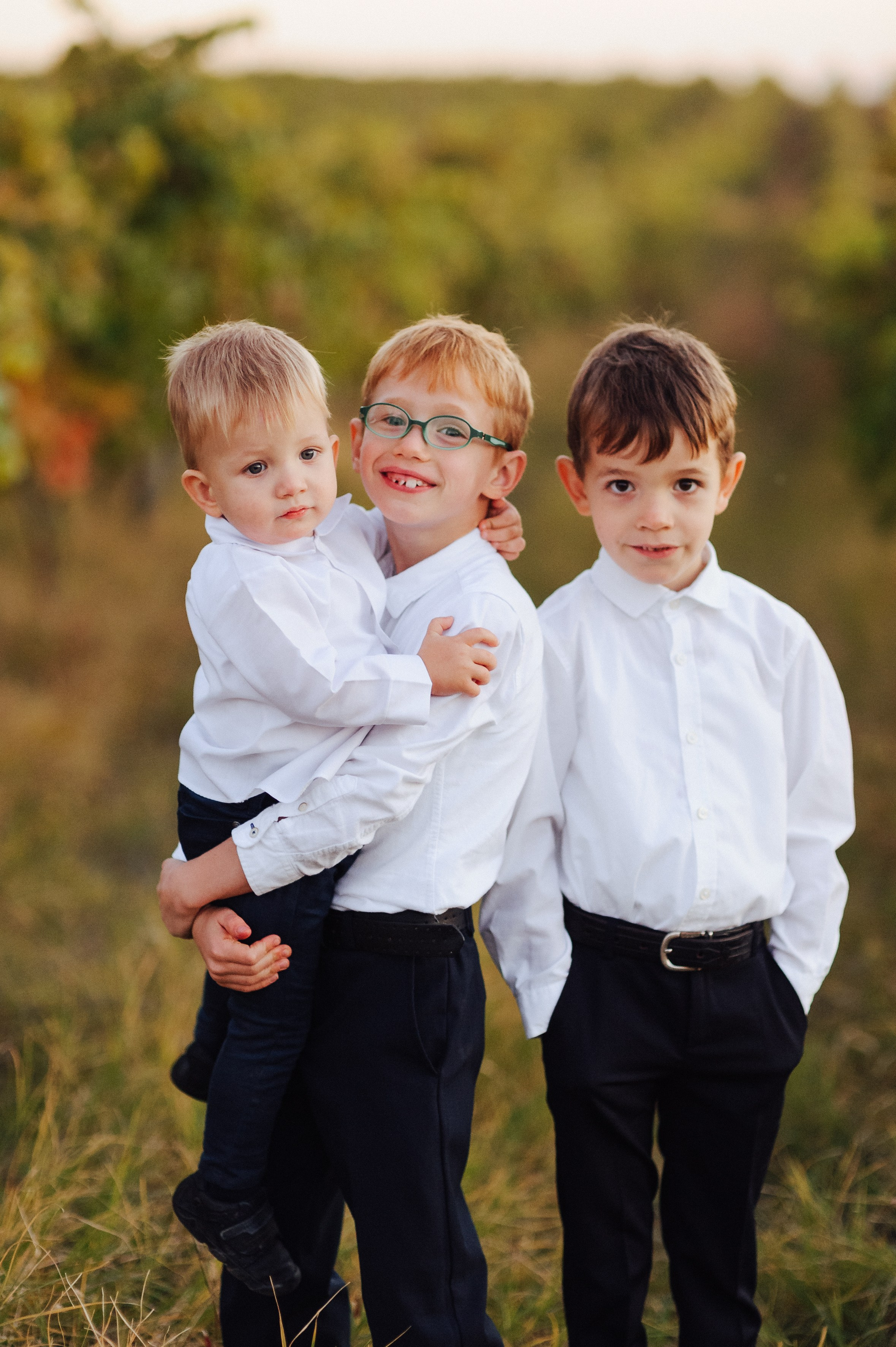 Fam. Ropot. Fotograf de nunta Ion Cobzac