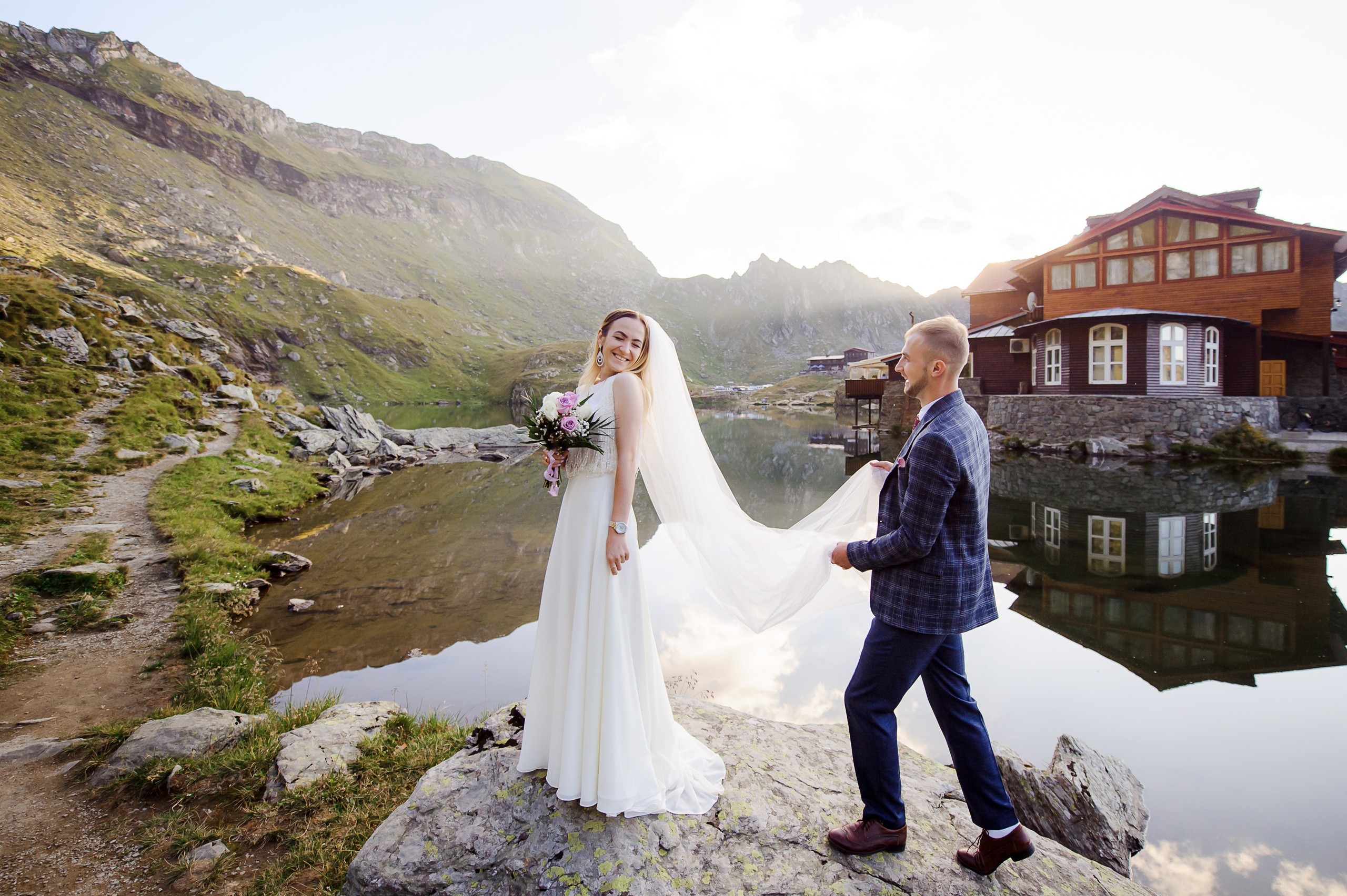 Pavel & Ana (cota 2034 Lacul Bâlea). Fotograf de nunta Ion Cobzac
