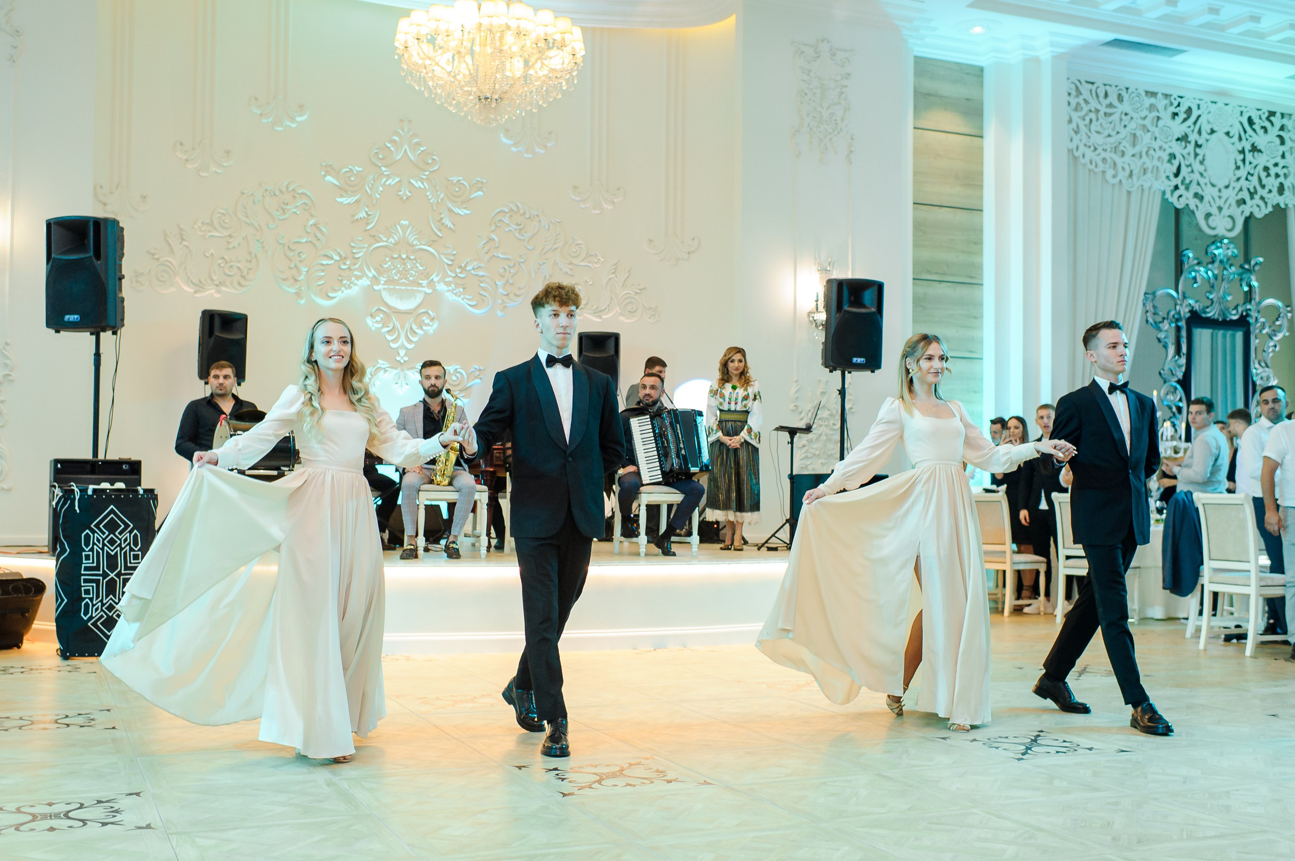 Marin & Doina. Fotograf de nunta Ion Cobzac