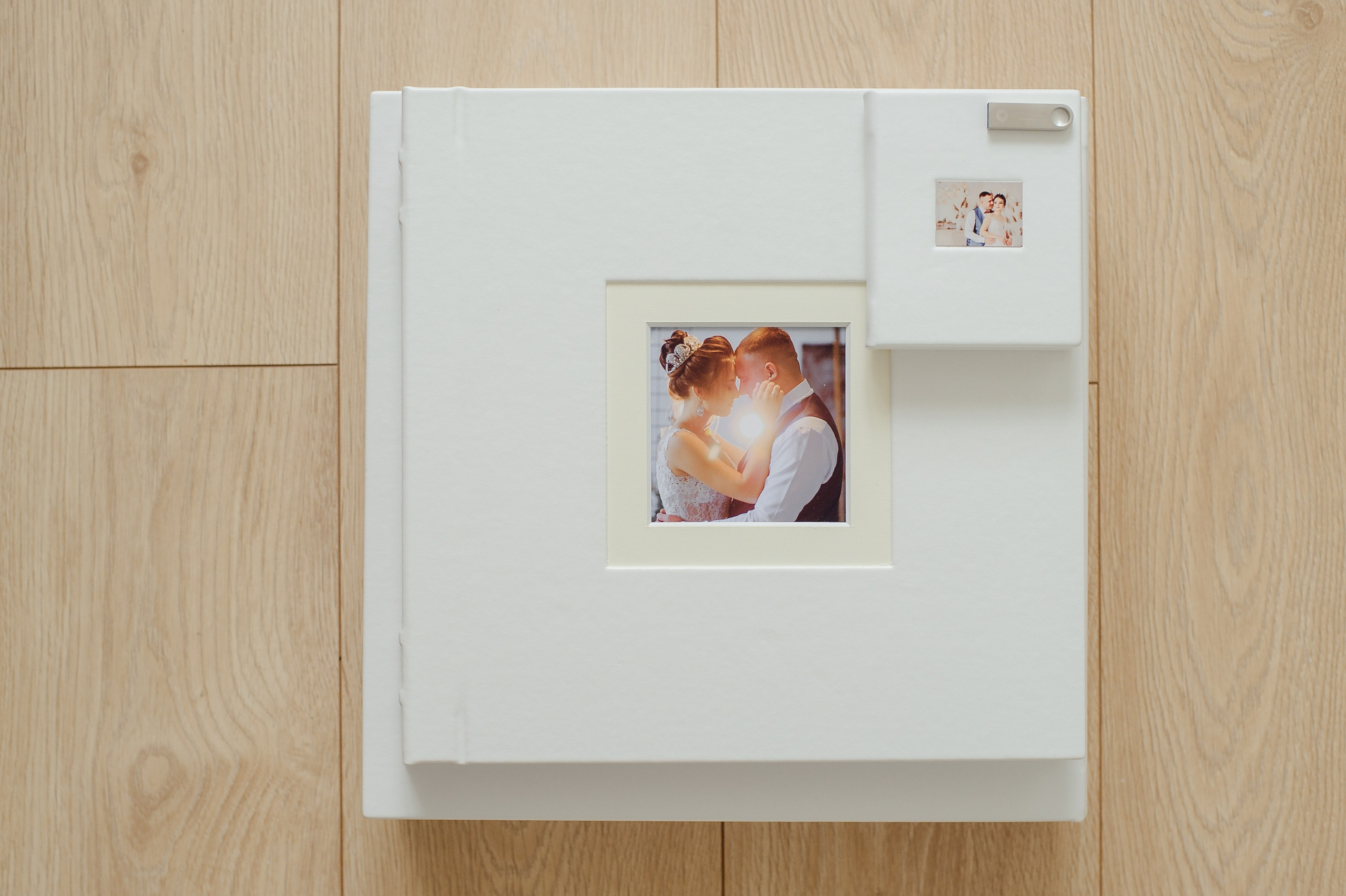 Album de nunta. Fotograf de nunta Ion Cobzac