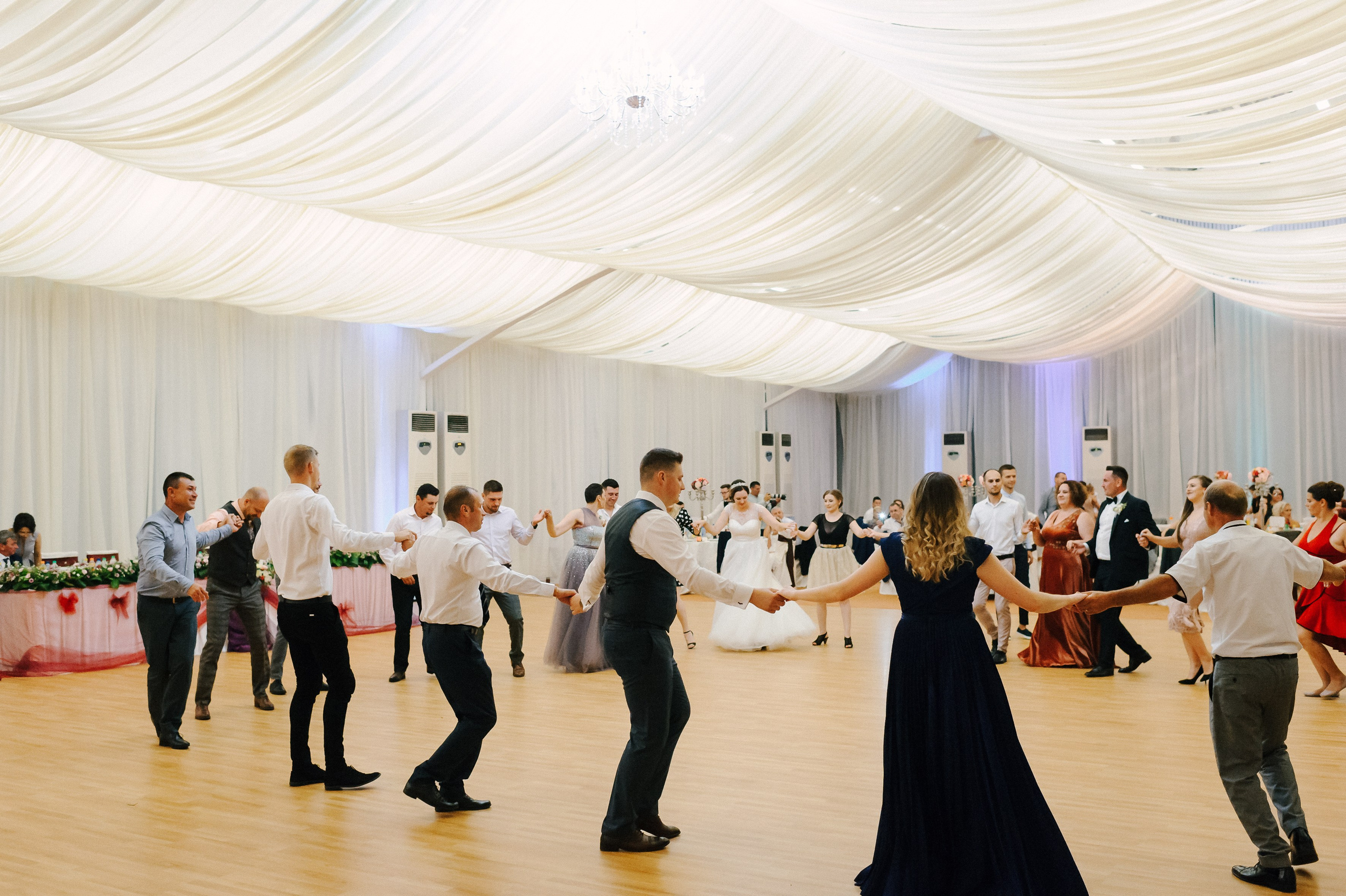 Alin & Mara (Iasi). Fotograf de nunta Ion Cobzac