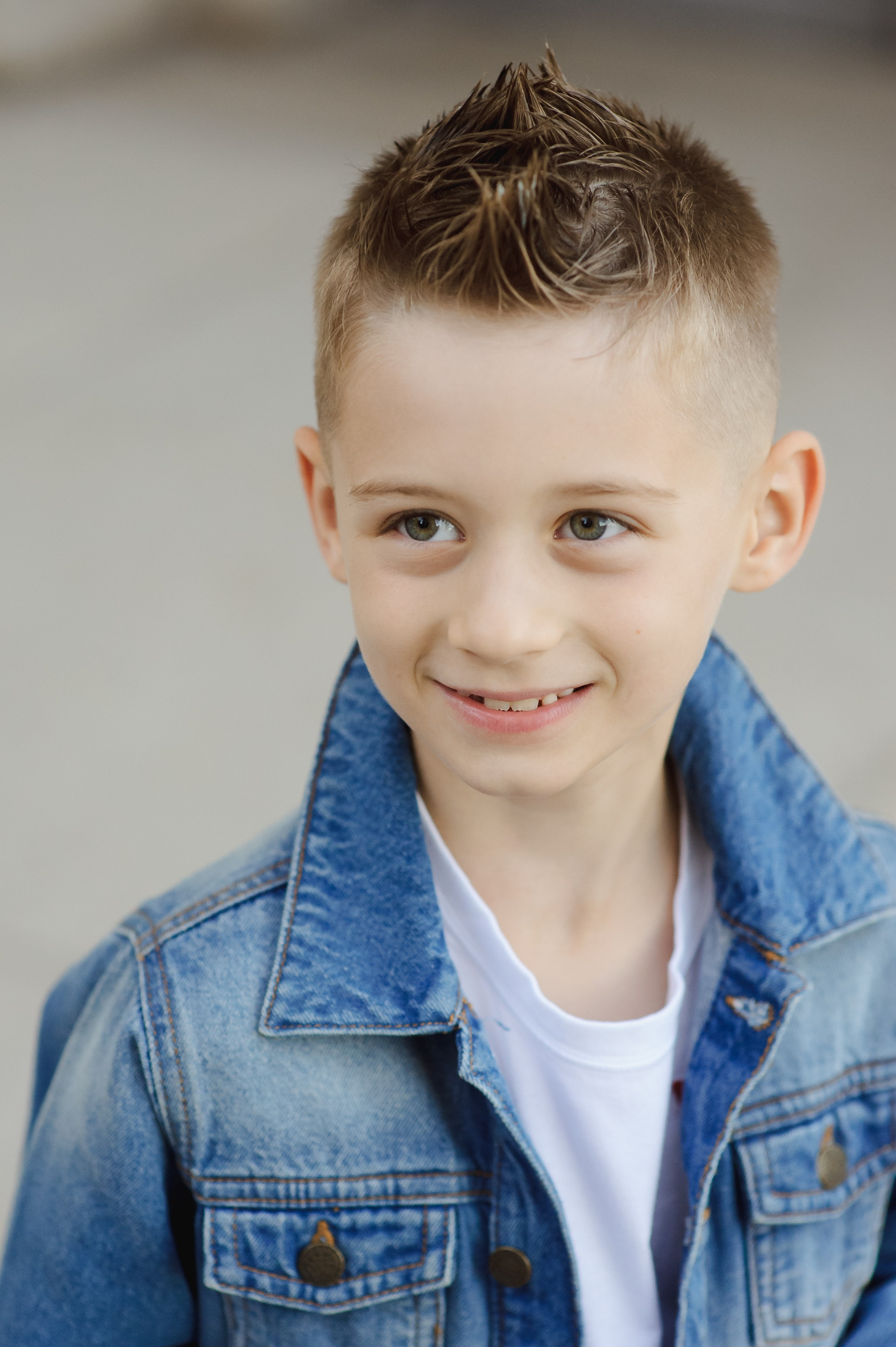 Fam. Lupu (Lion). Fotograf de nunta Ion Cobzac