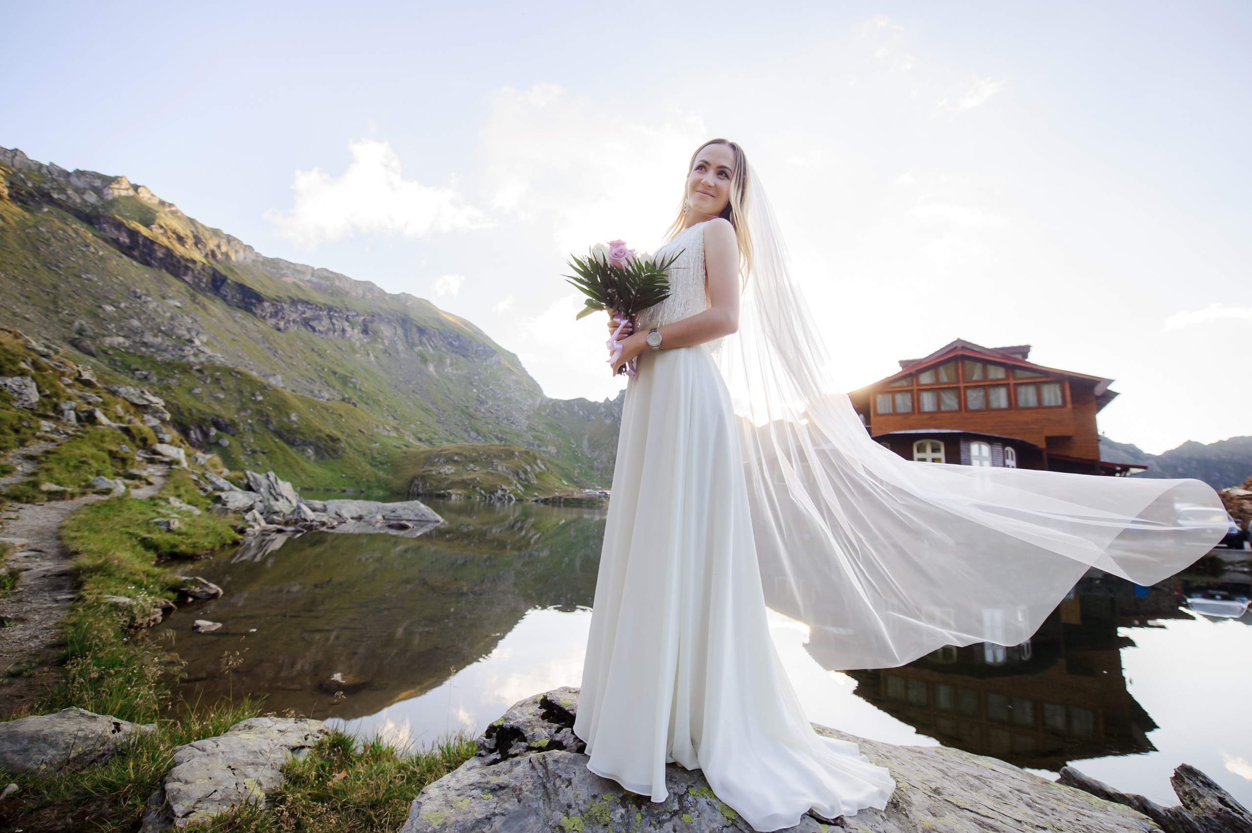 Pavel & Ana (cota 2034 Lacul Bâlea). Fotograf de nunta Ion Cobzac