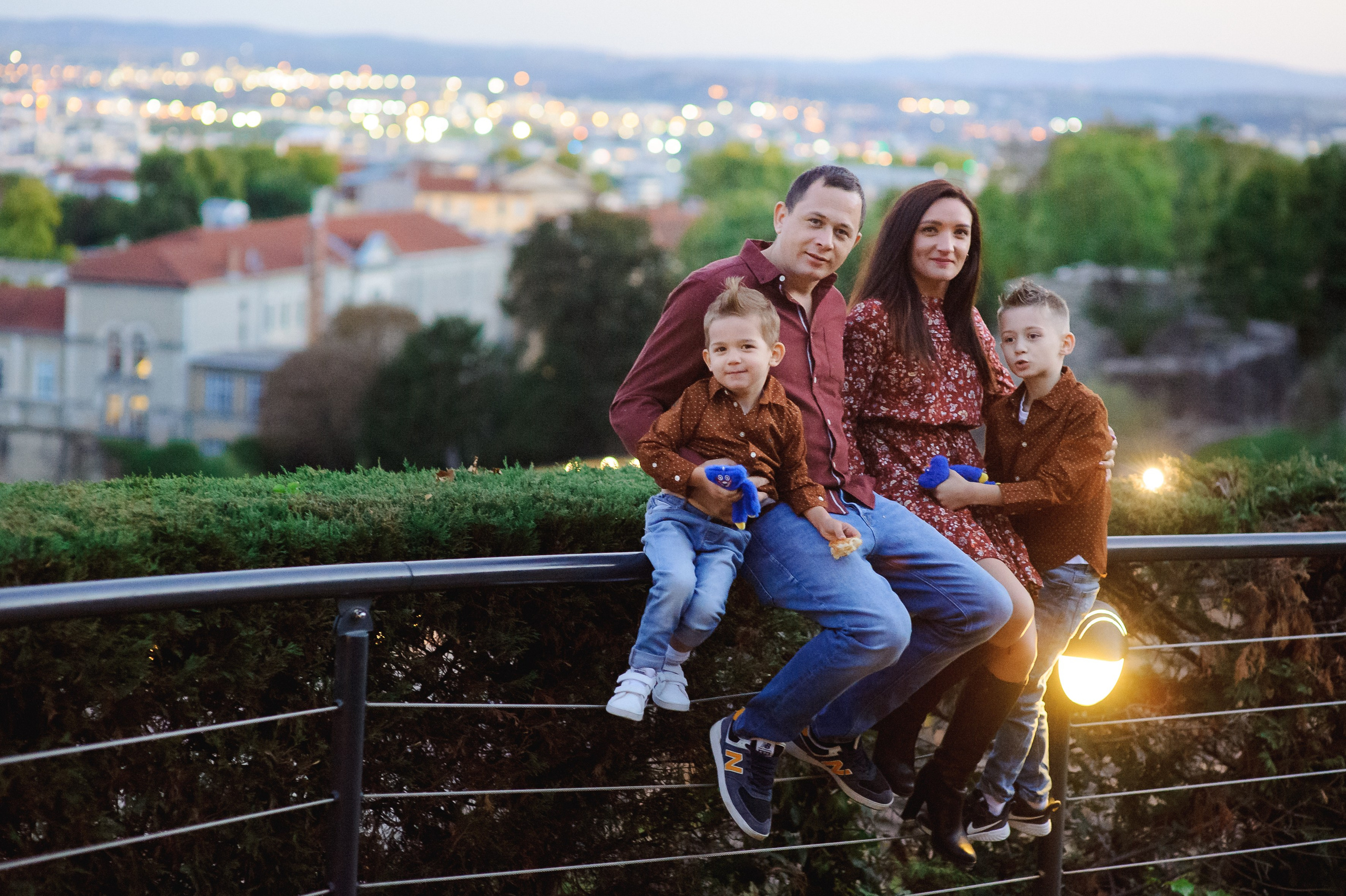 Fam. Lupu (Lion). Fotograf de nunta Ion Cobzac