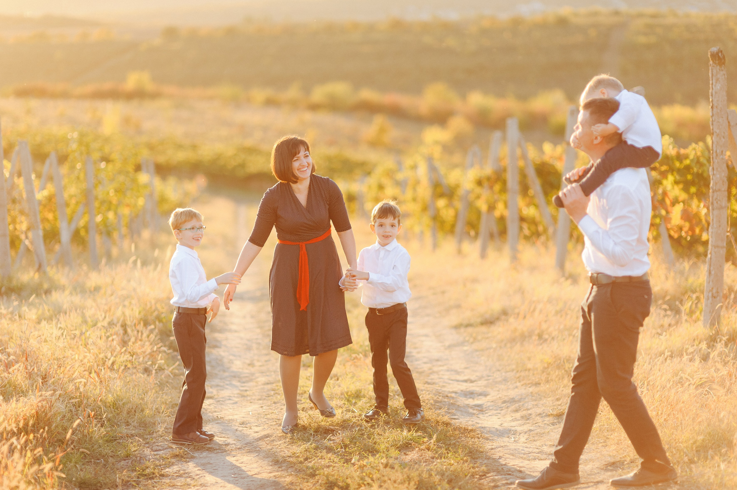 Fam. Ropot. Fotograf de nunta Ion Cobzac