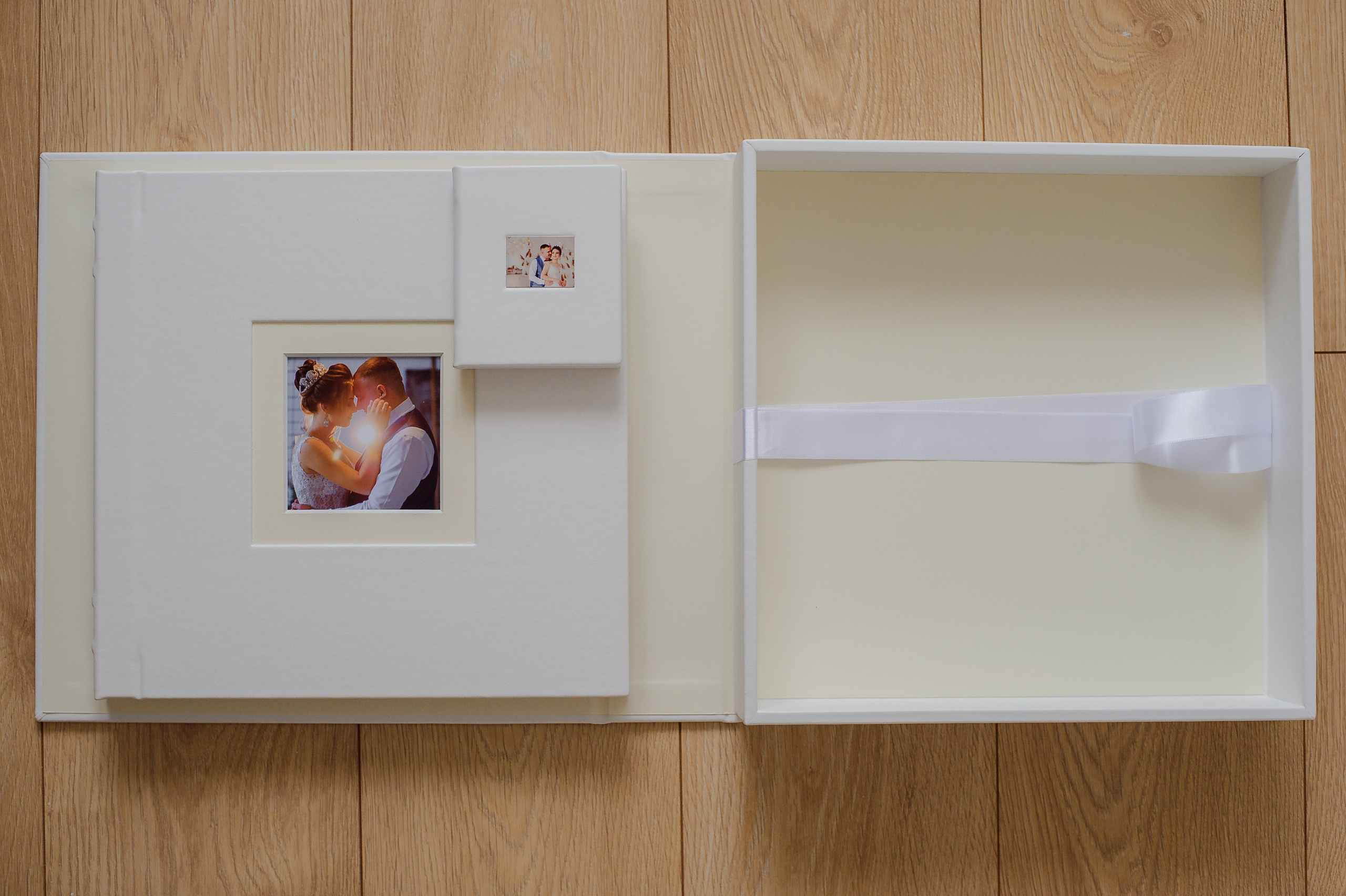 Album de nunta. Fotograf de nunta Ion Cobzac