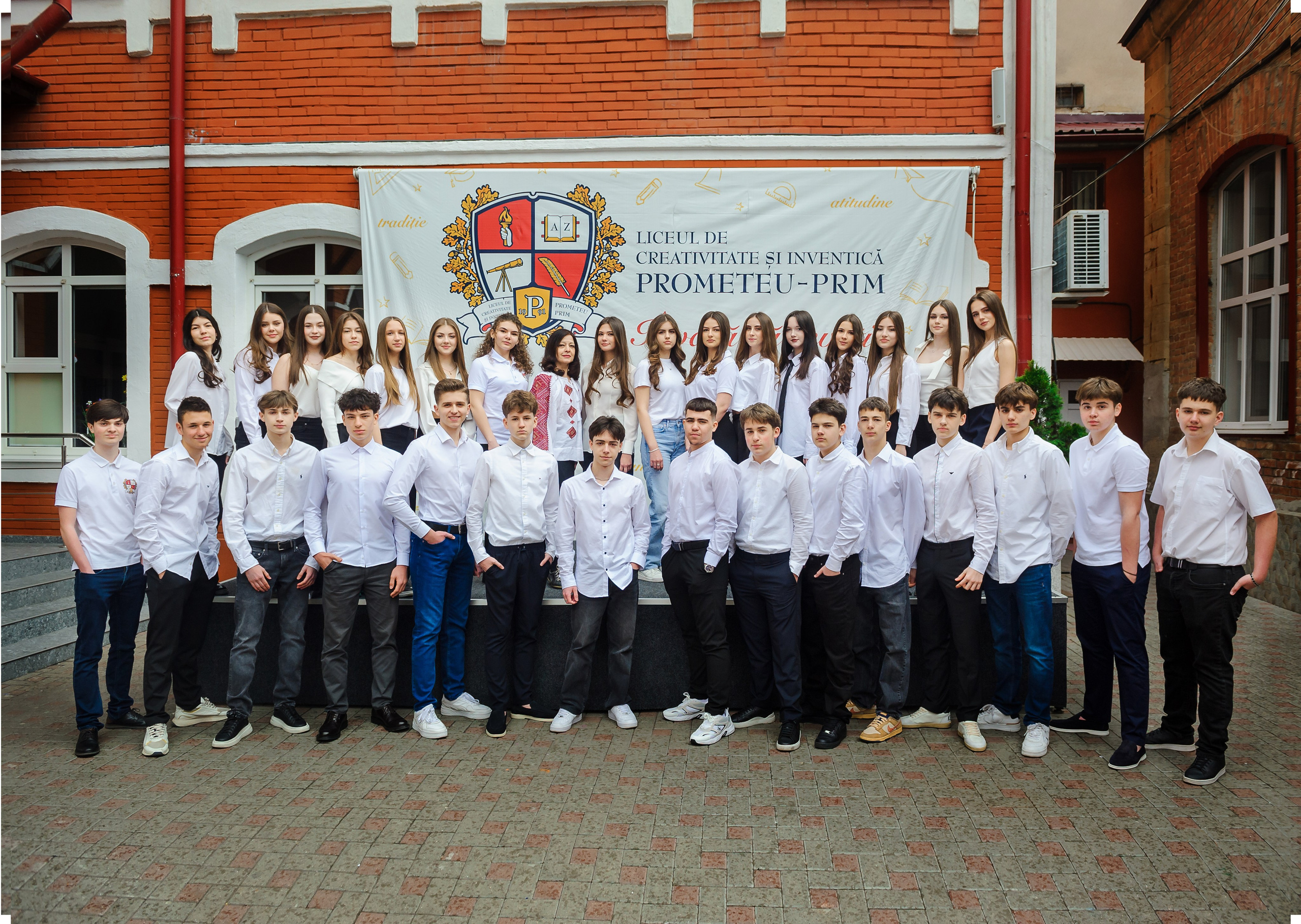 Cl.9 Prometeu. Fotograf de nunta Ion Cobzac