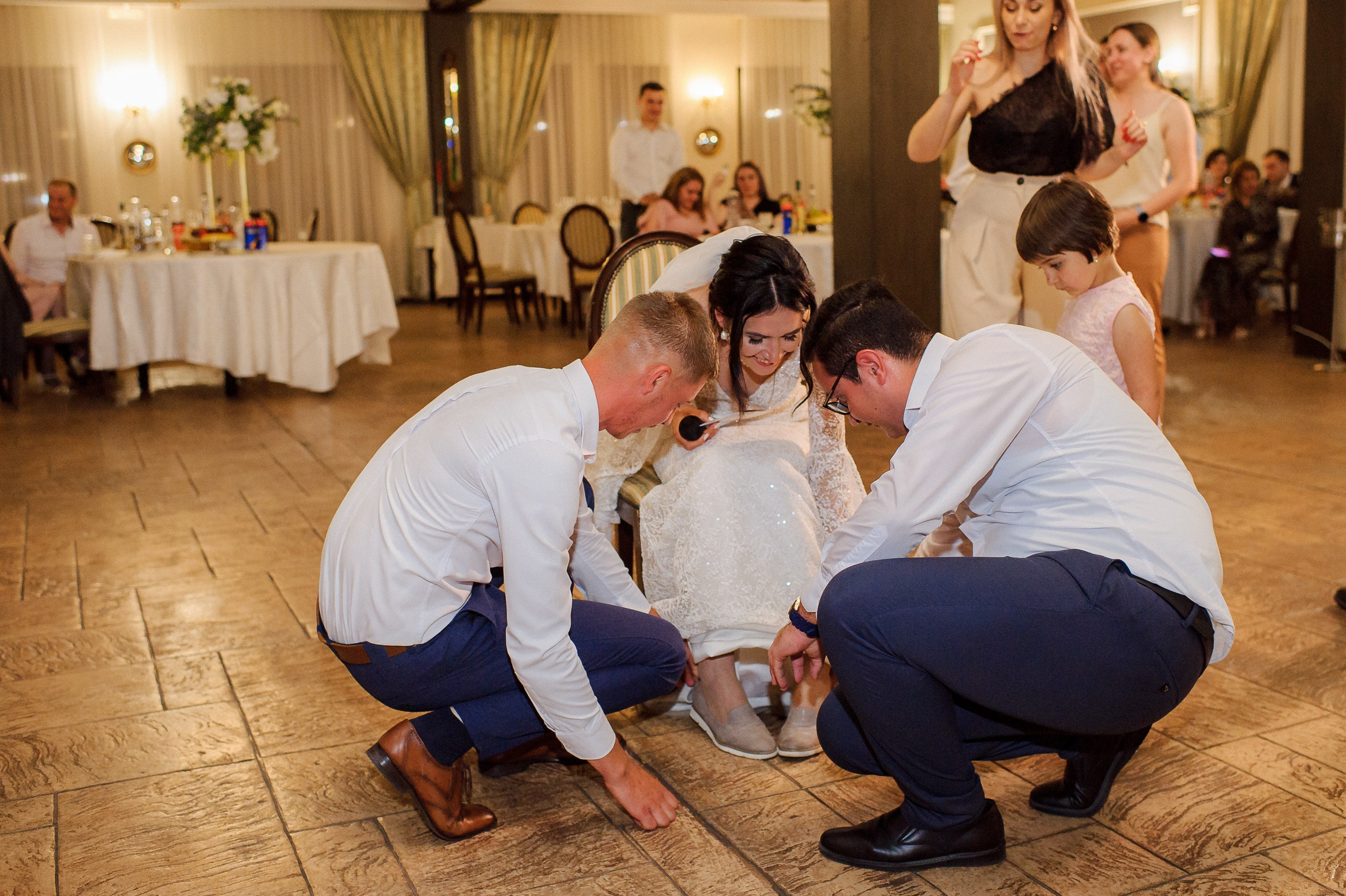 Ovidiu & Mgdalena (Suceava). Fotograf de nunta Ion Cobzac