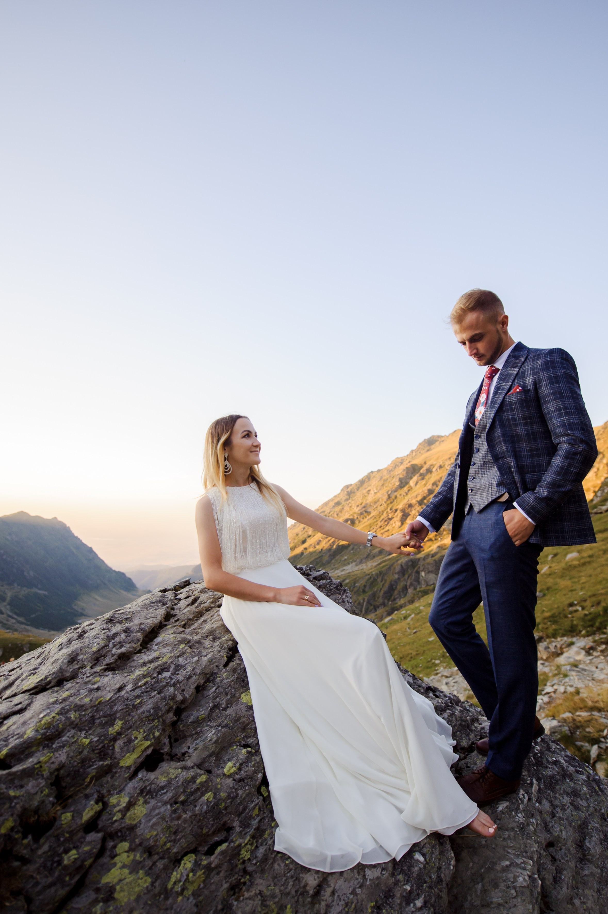 Pavel & Ana (cota 2034 Lacul Bâlea). Fotograf de nunta Ion Cobzac