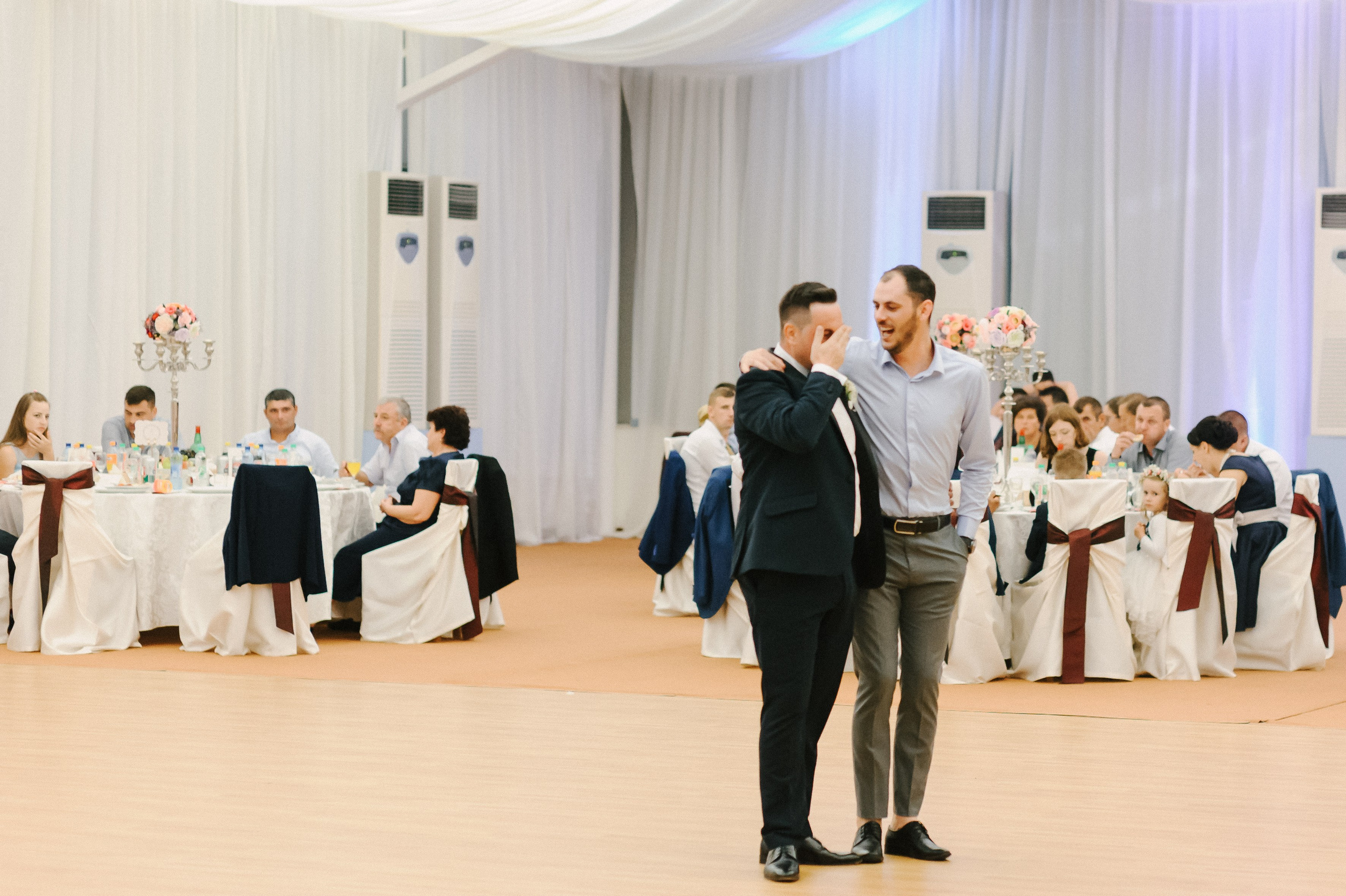 Alin & Mara (Iasi). Fotograf de nunta Ion Cobzac