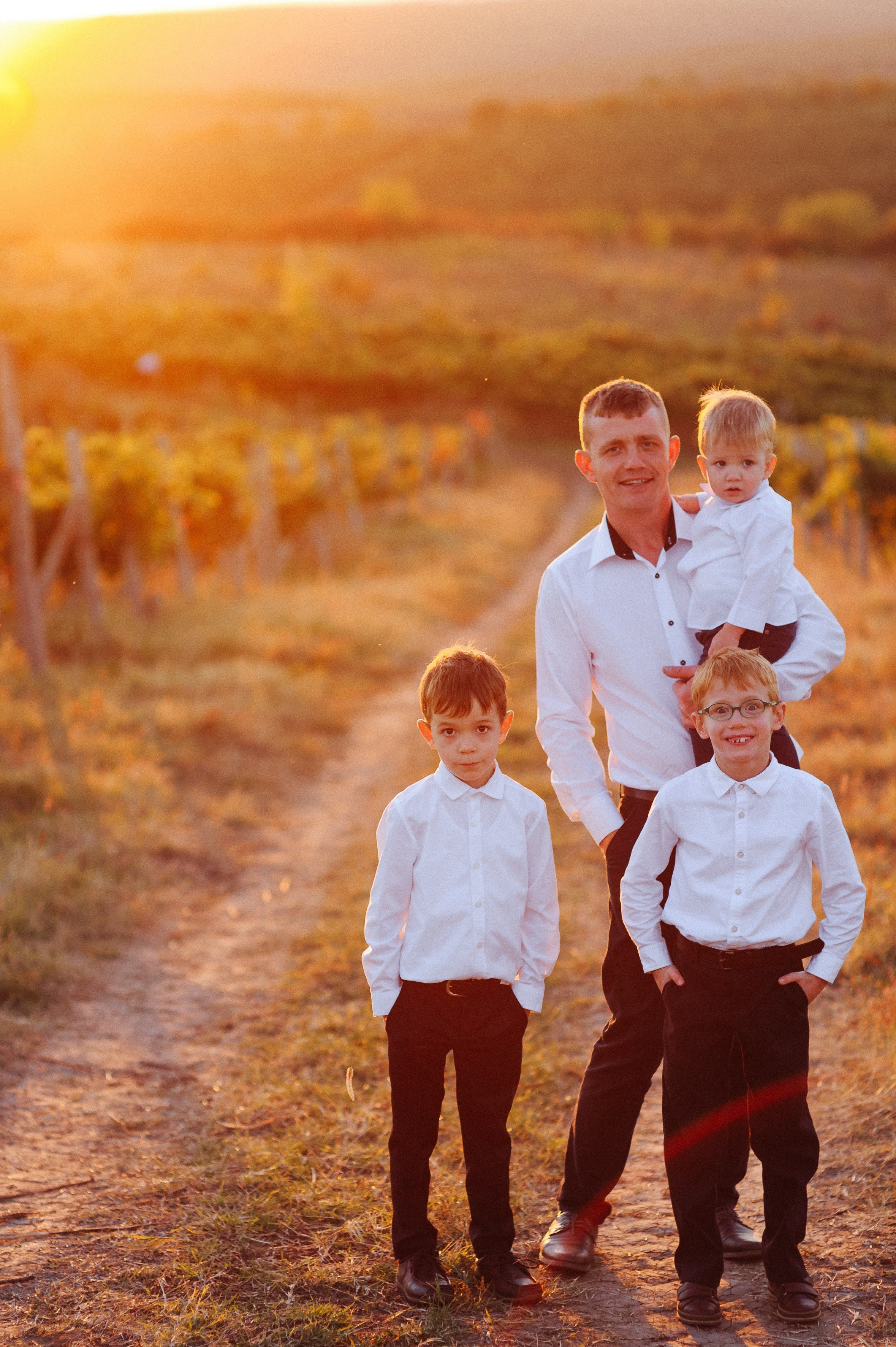 Fam. Ropot. Fotograf de nunta Ion Cobzac