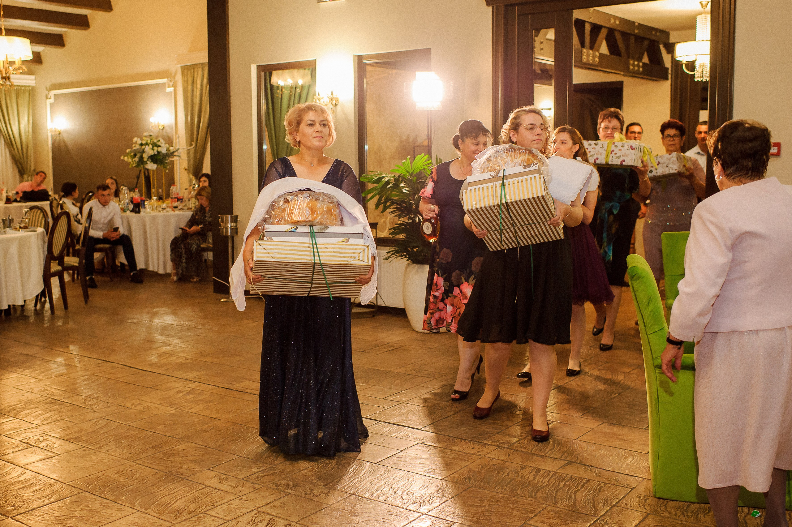 Ovidiu & Mgdalena (Suceava). Fotograf de nunta Ion Cobzac