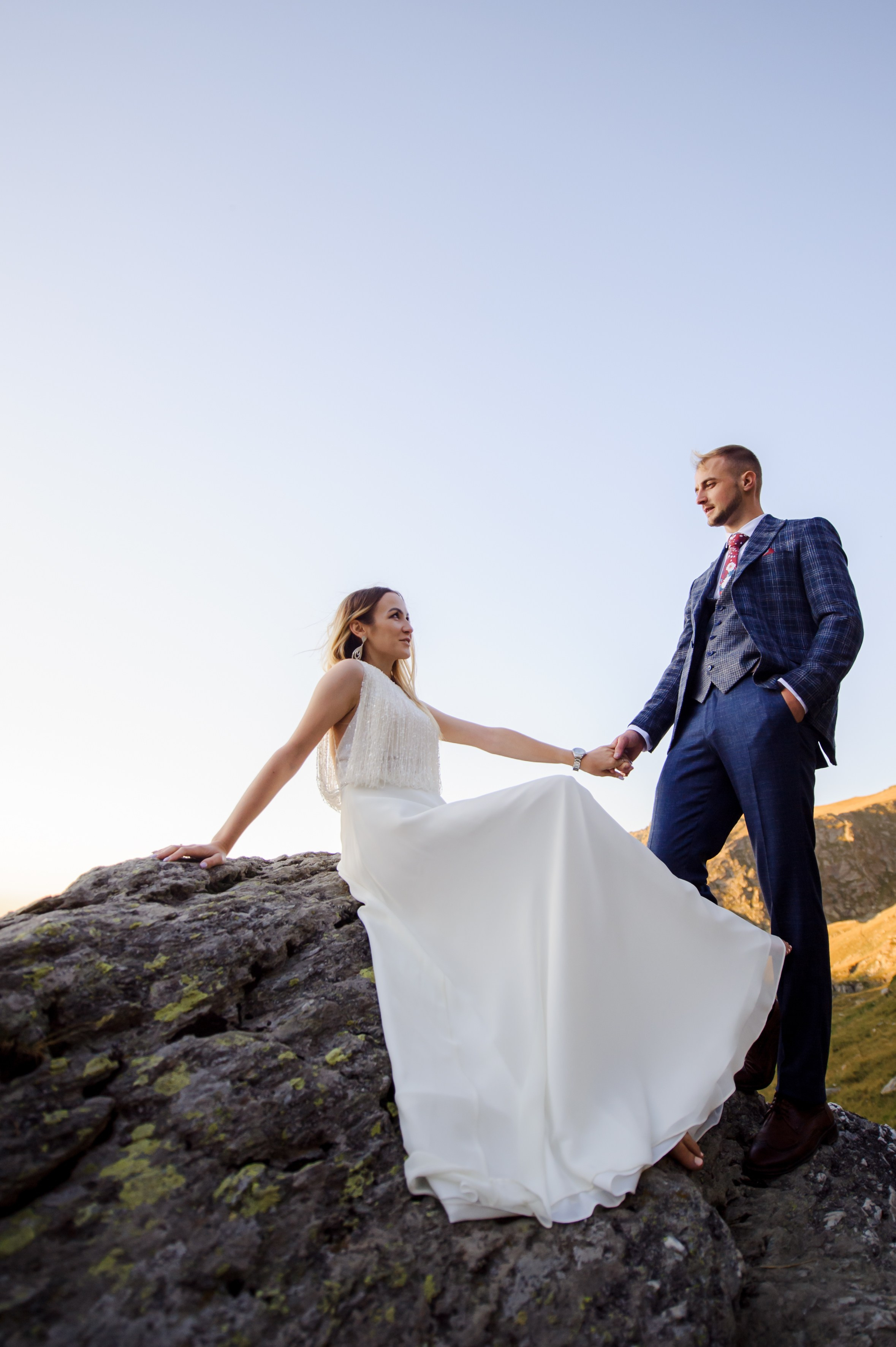 Pavel & Ana (cota 2034 Lacul Bâlea). Fotograf de nunta Ion Cobzac