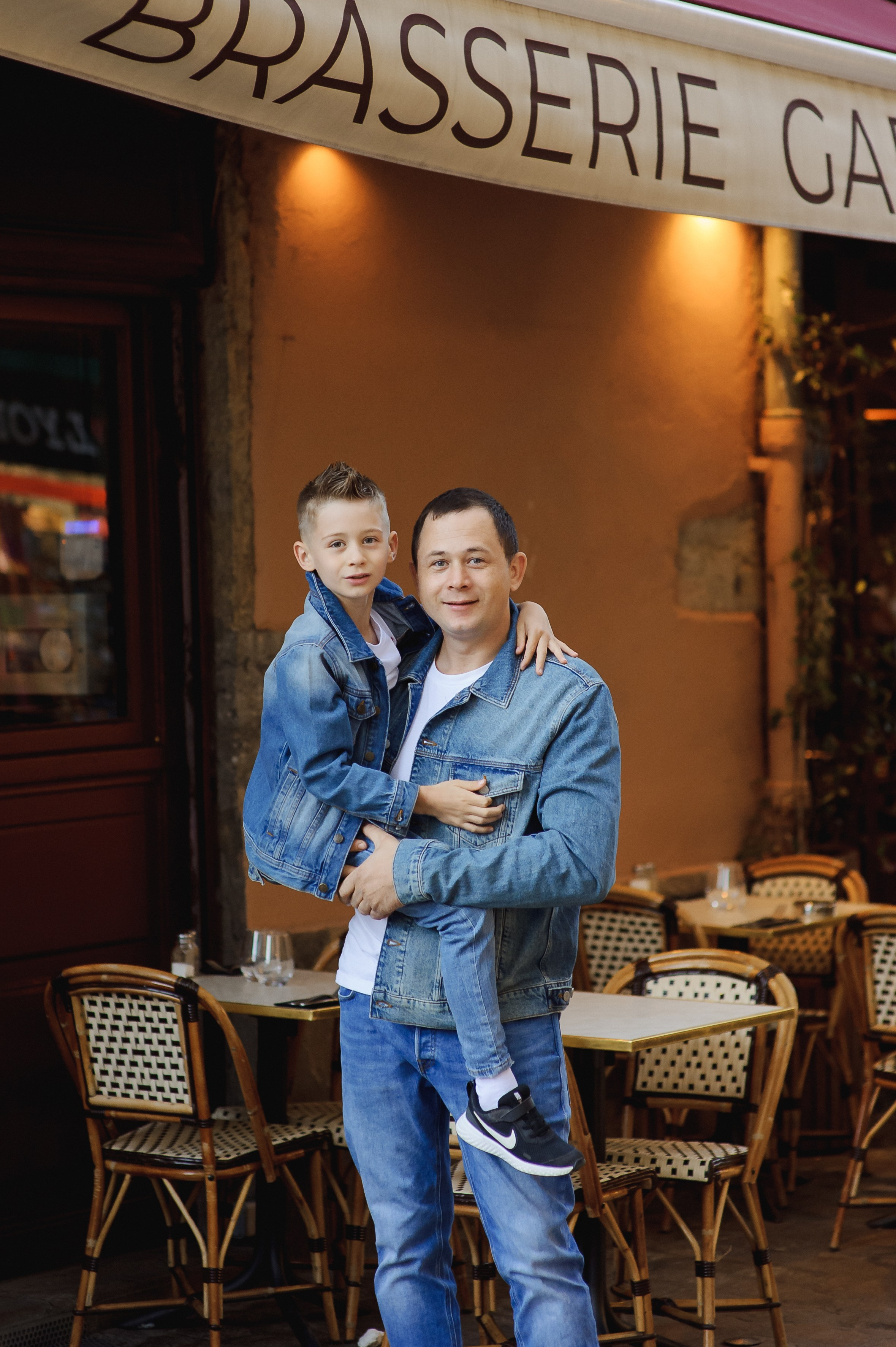 Fam. Lupu (Lion). Fotograf de nunta Ion Cobzac