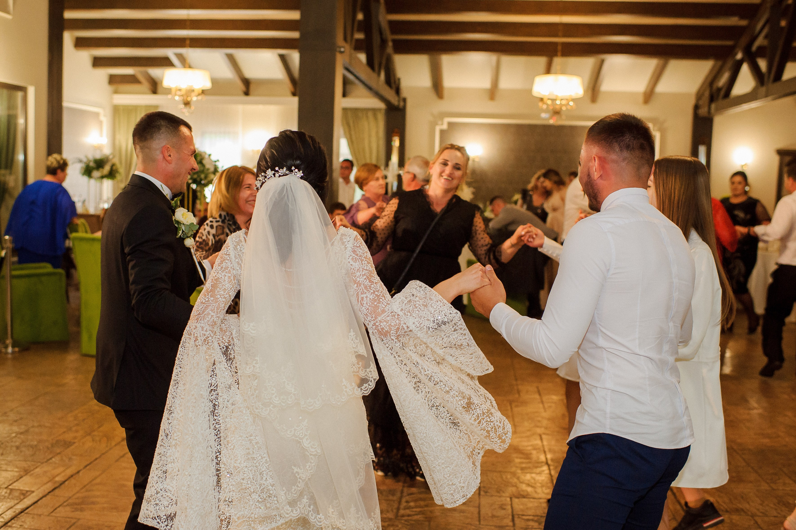 Ovidiu & Mgdalena (Suceava). Fotograf de nunta Ion Cobzac