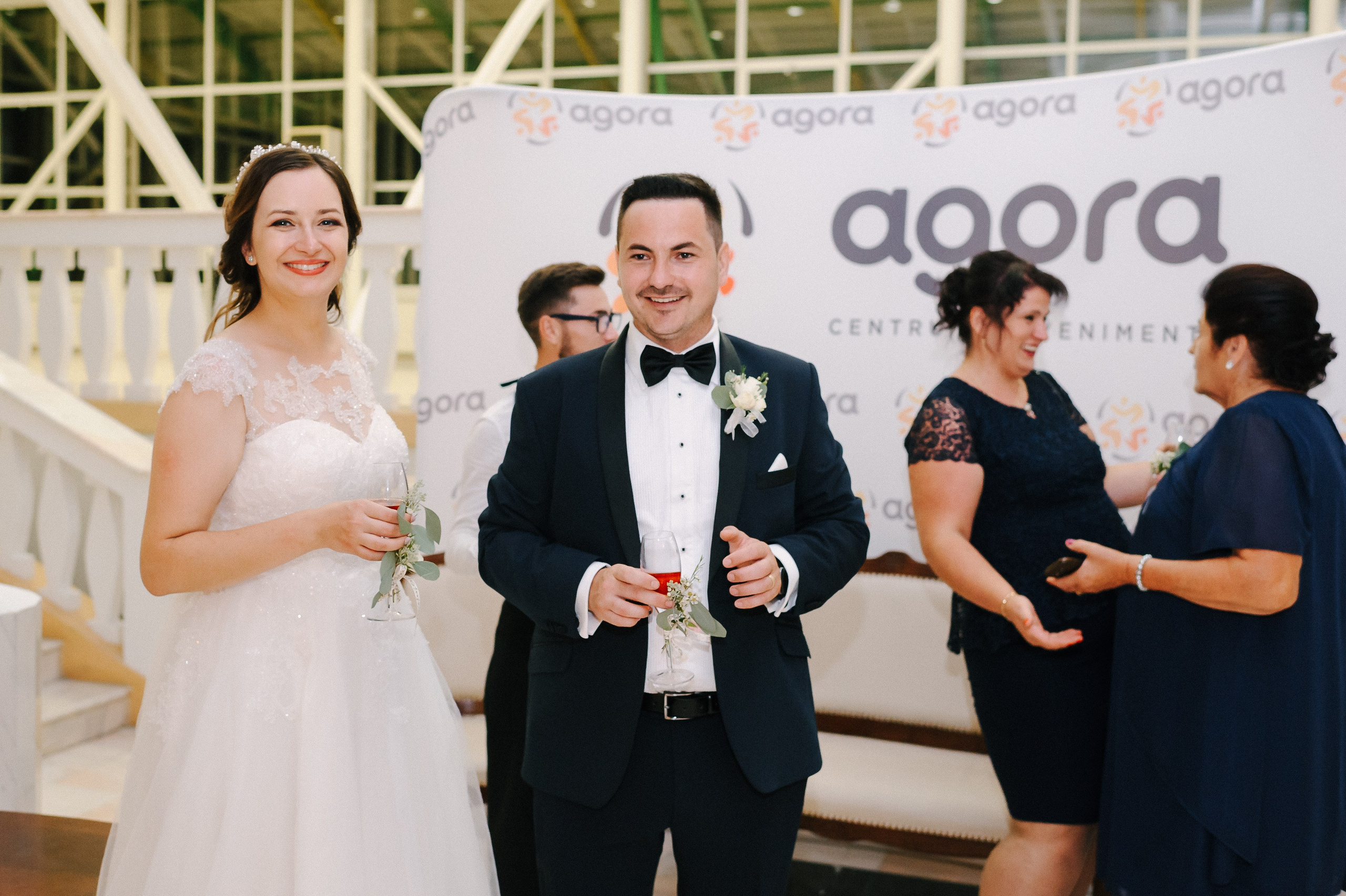 mire si mireasa Agora