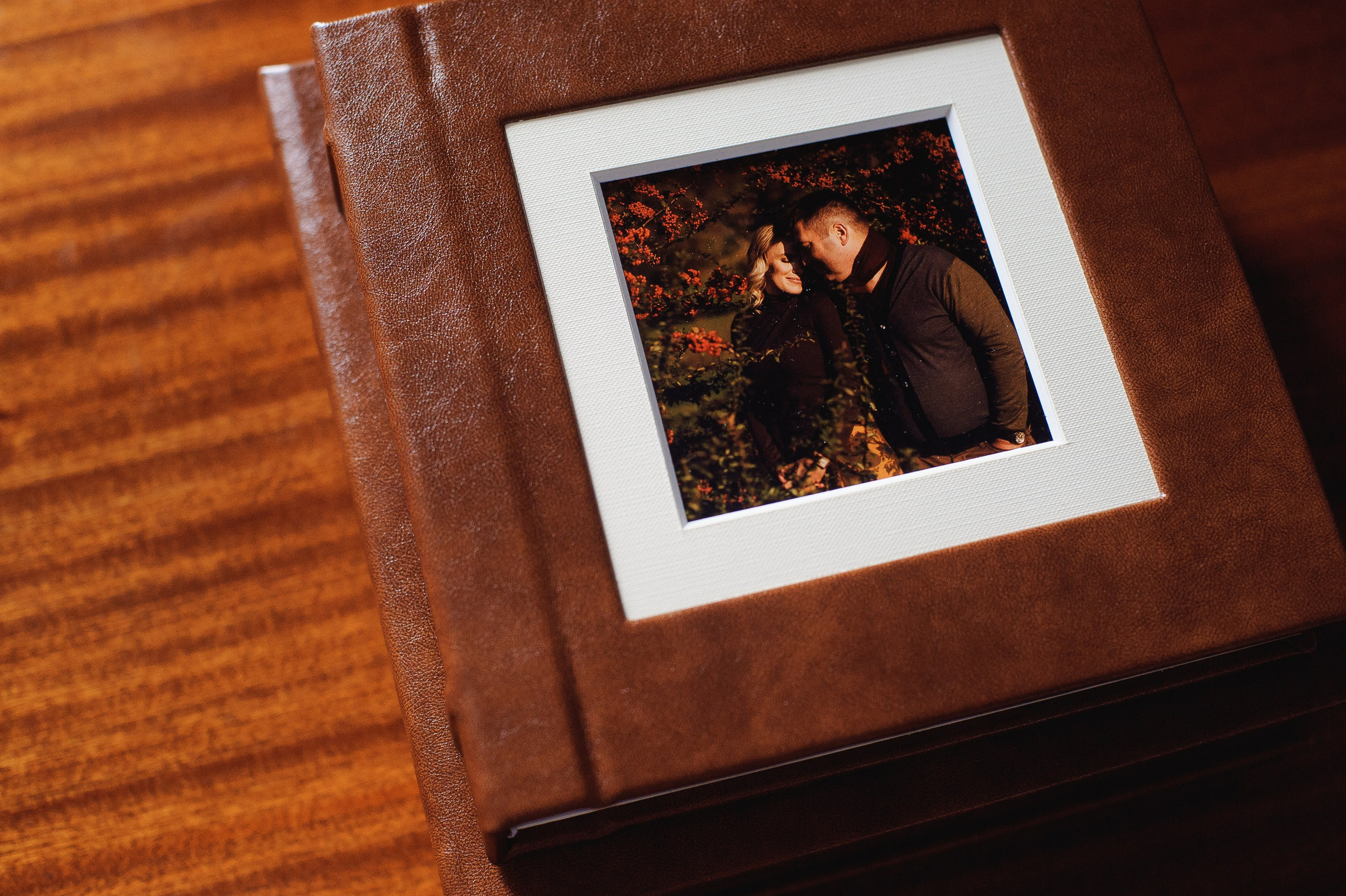 Album de nunta. Fotograf de nunta Ion Cobzac