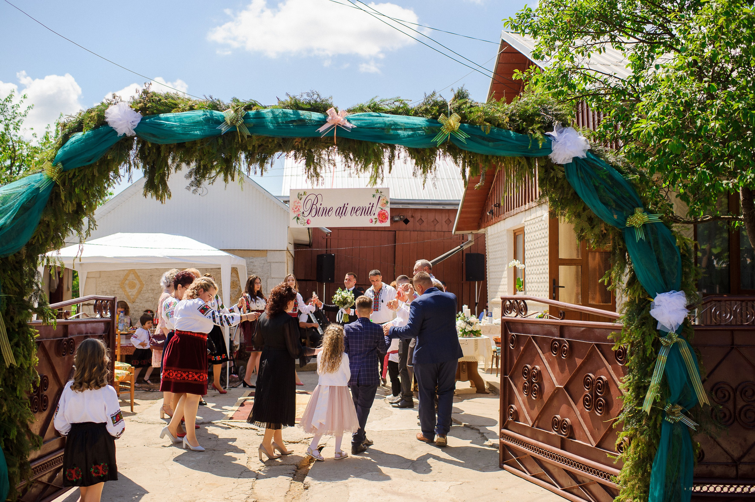 Ovidiu & Mgdalena (Suceava). Fotograf de nunta Ion Cobzac