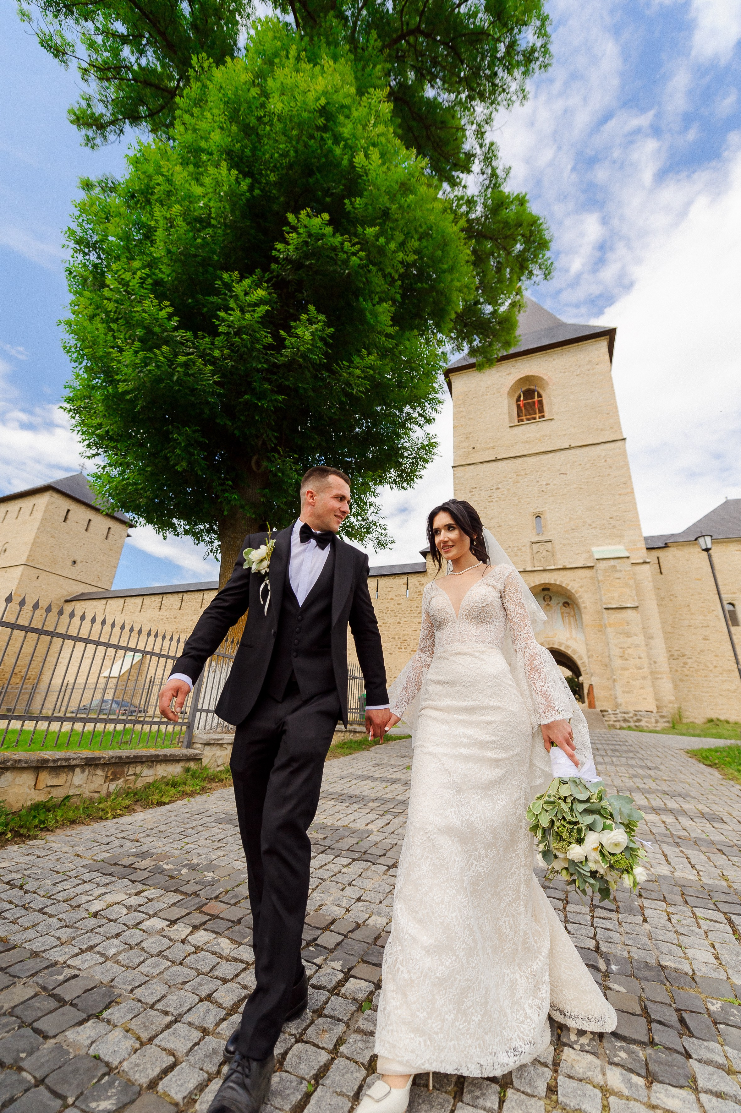 Manastirea Dragomirna mire mireasa ion cobzac romania