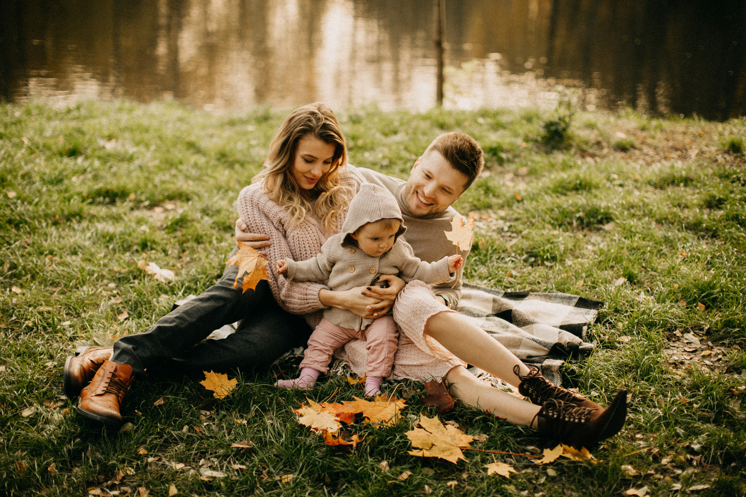 Autumn family story. Yarets Studio | Wedding Films & Photography | Worldwide