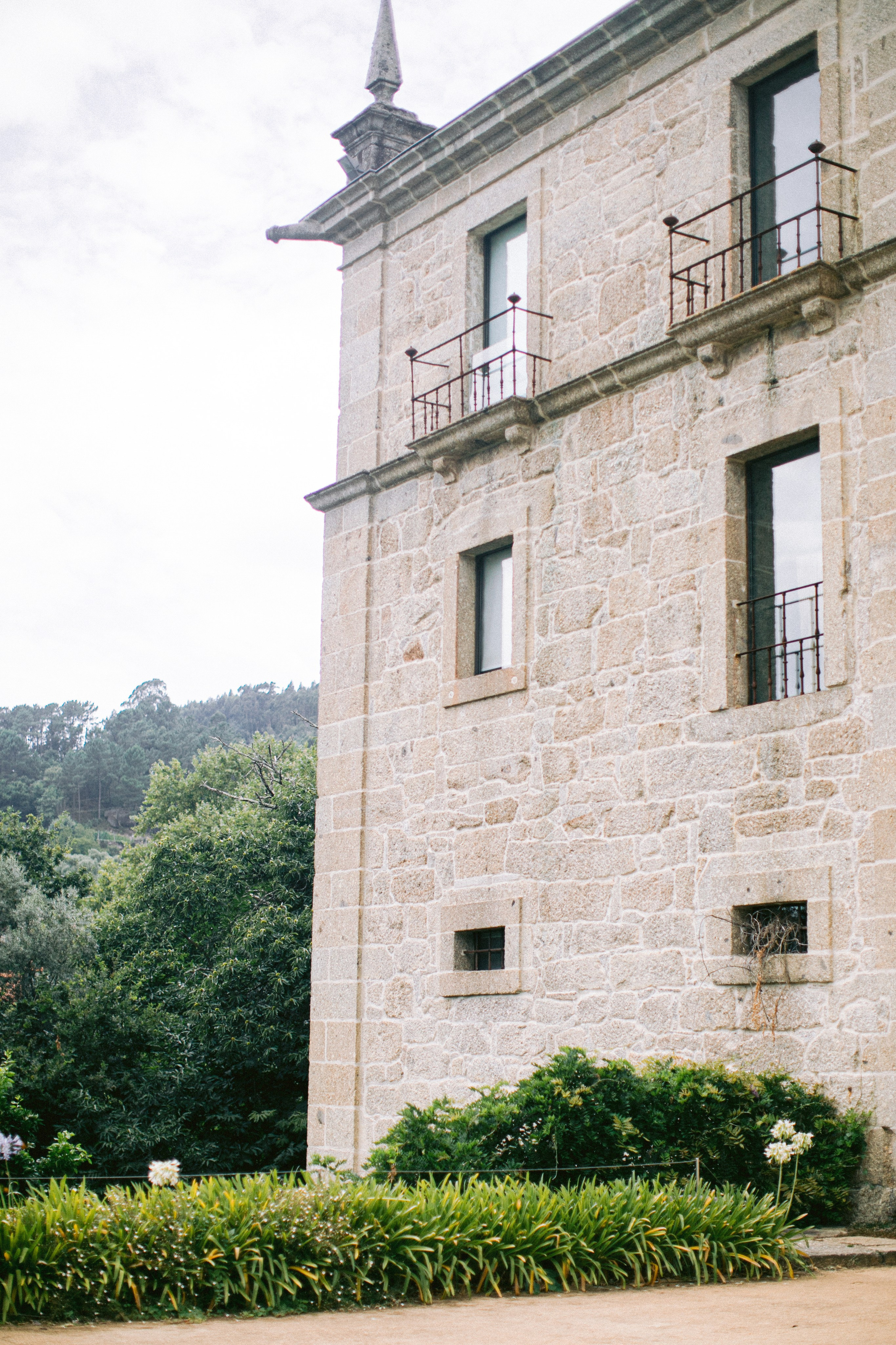 Boda en Pousada de Amares, Portugal. Yarets Studio | Videógrafos y Fotografía de Bodas | Barcelona